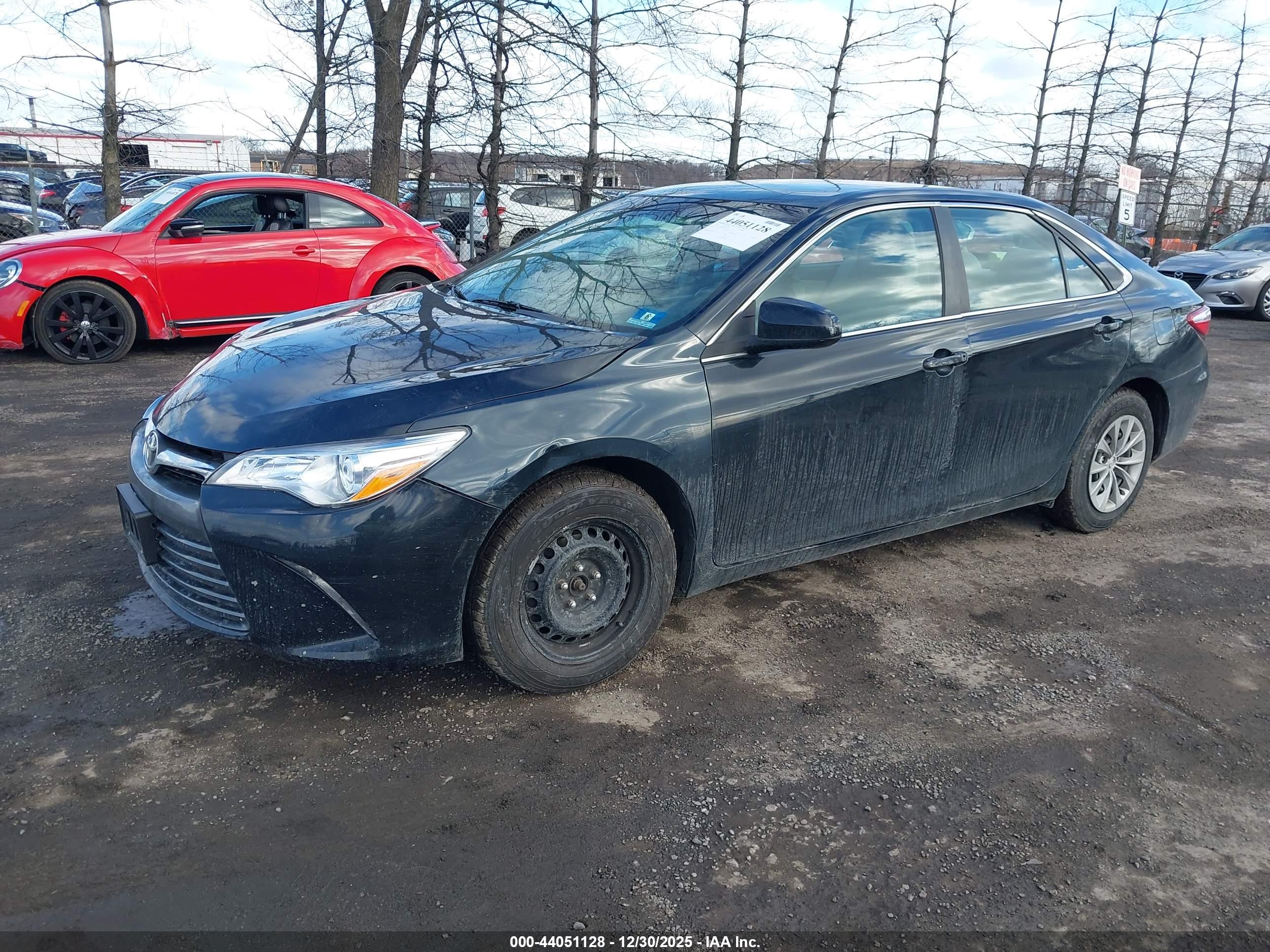 TOYOTA CAMRY image 2