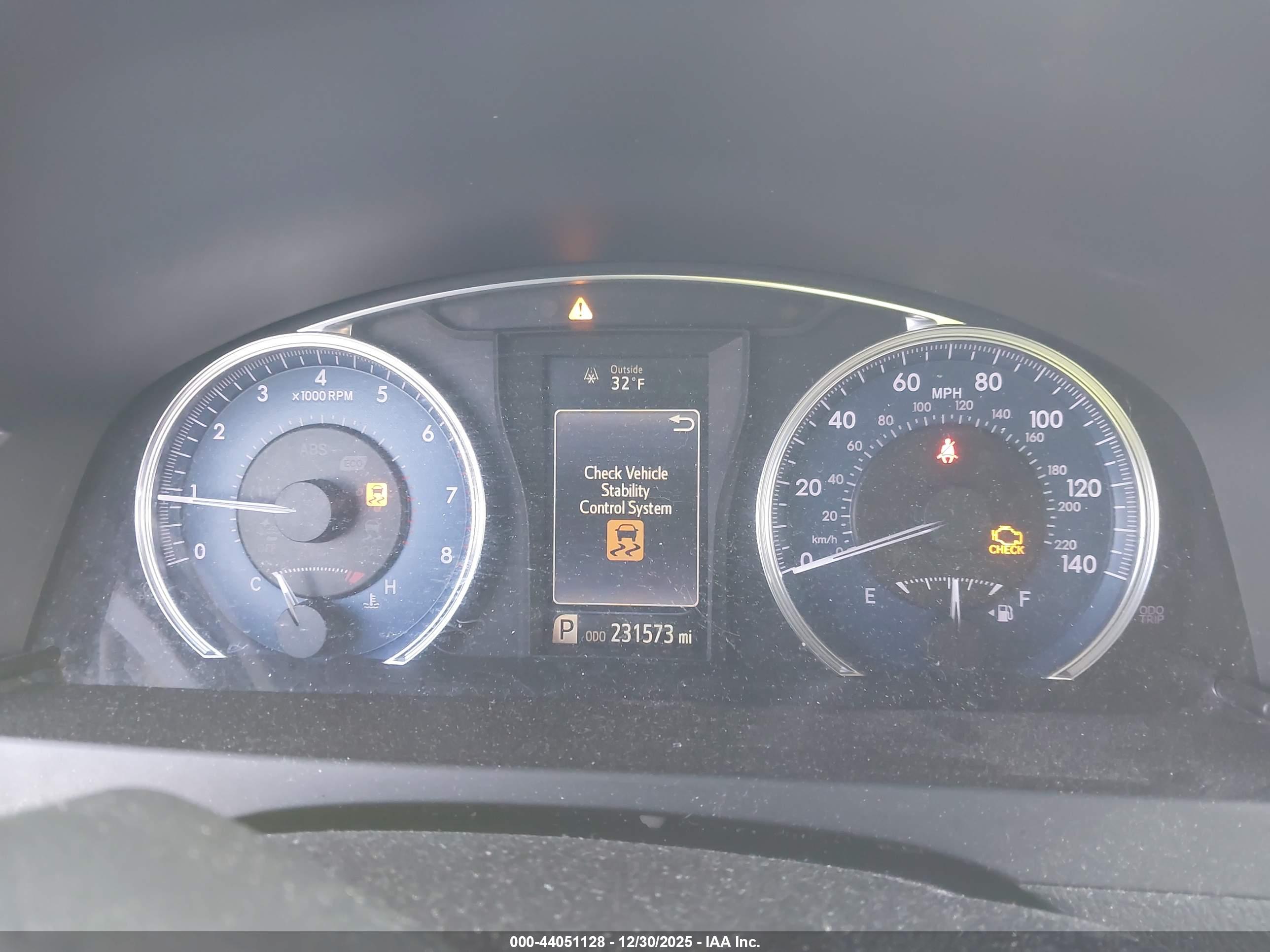 TOYOTA CAMRY image 7
