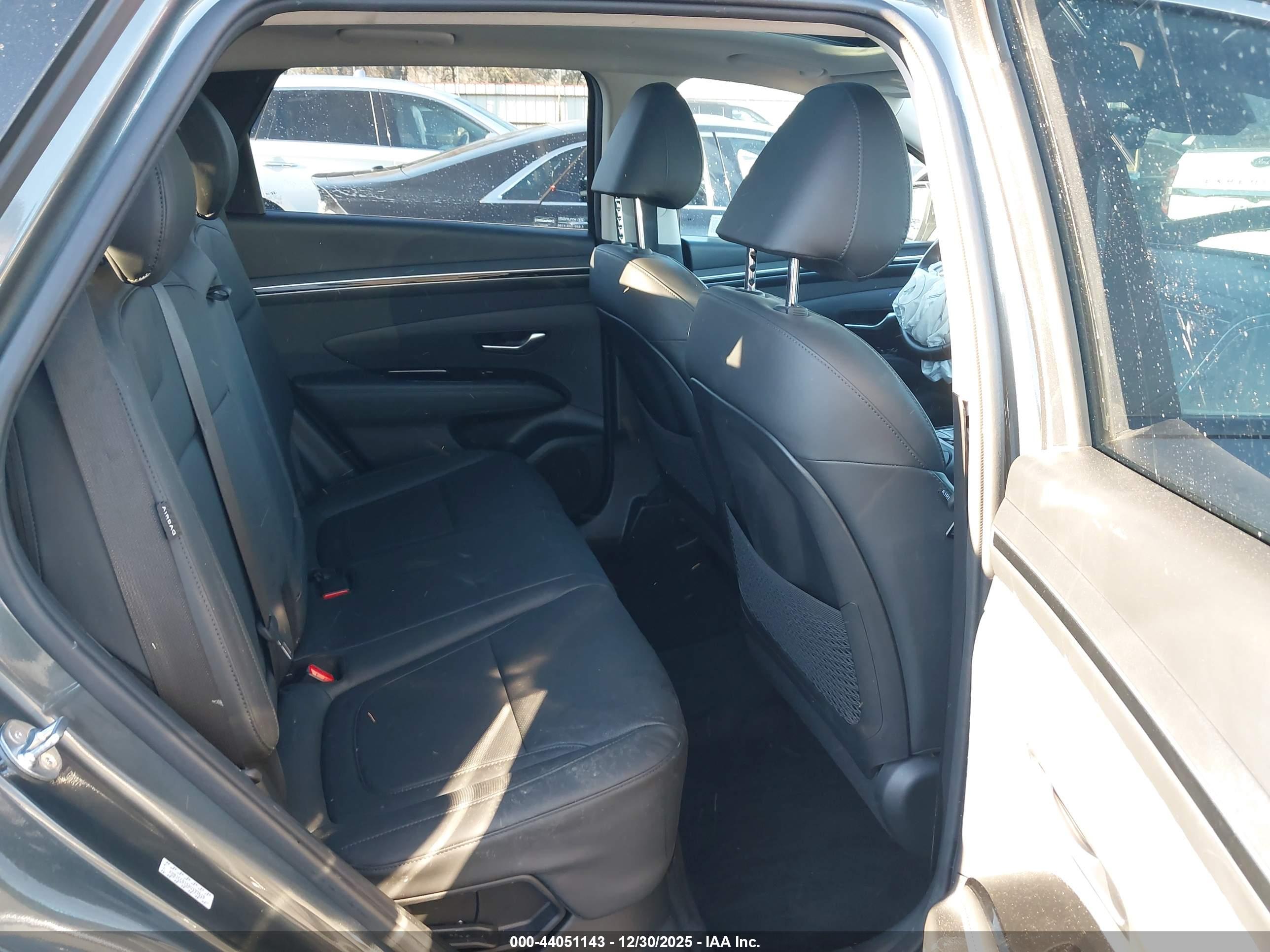 HYUNDAI TUCSON image 8
