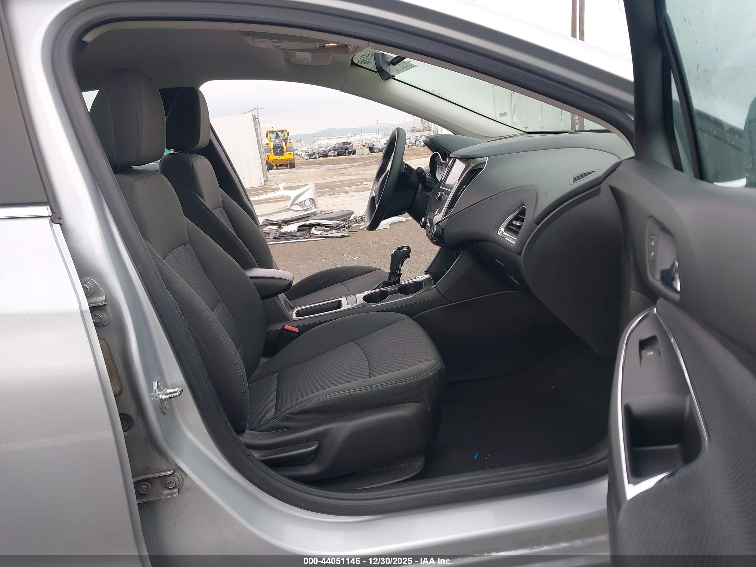 CHEVROLET CRUZE image 5