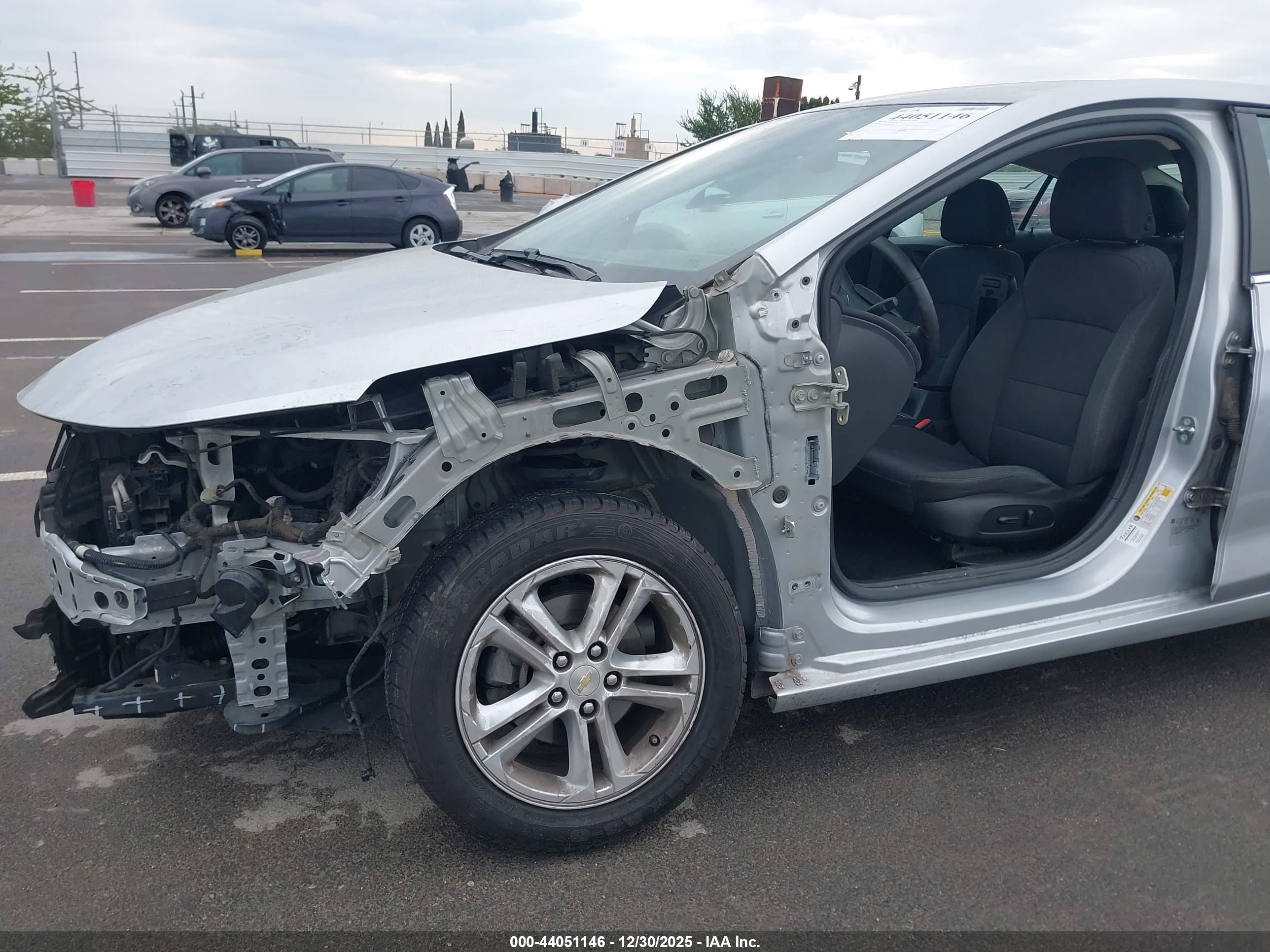CHEVROLET CRUZE image 6