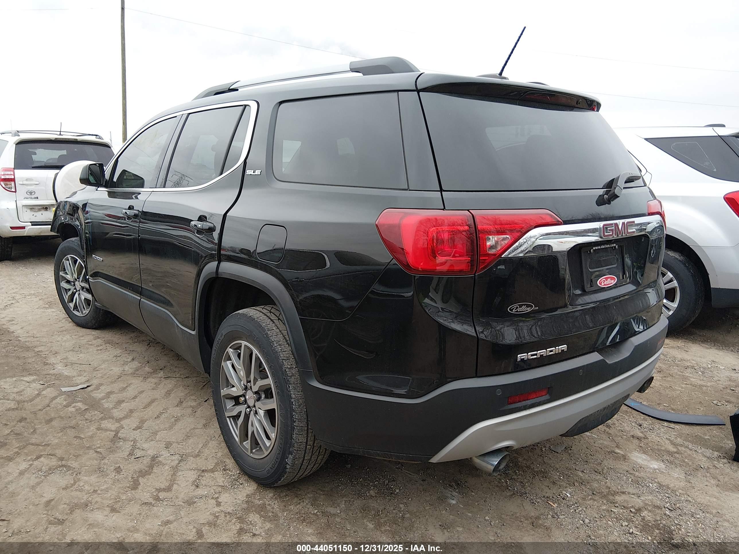GMC ACADIA image 3