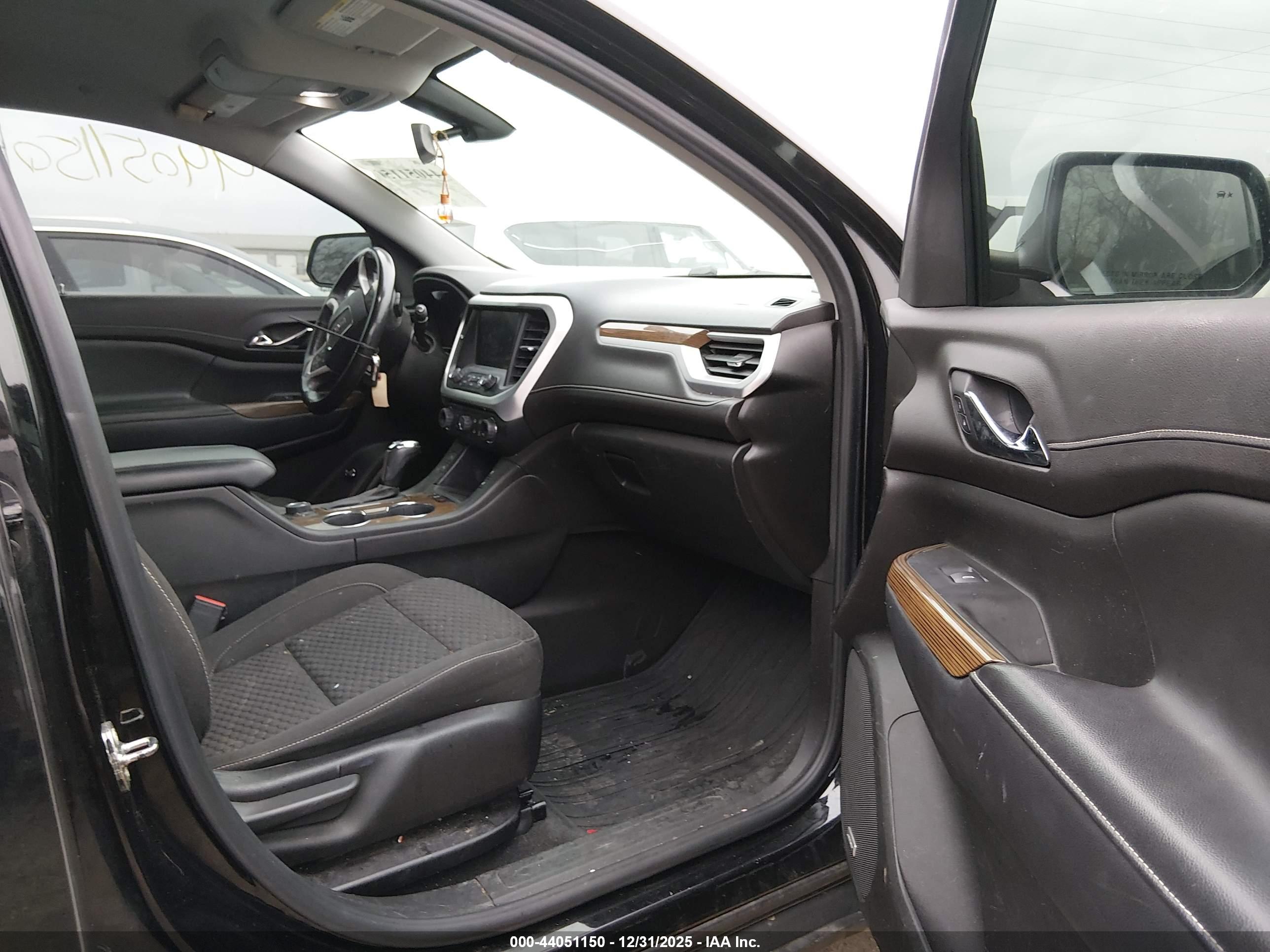 GMC ACADIA image 5