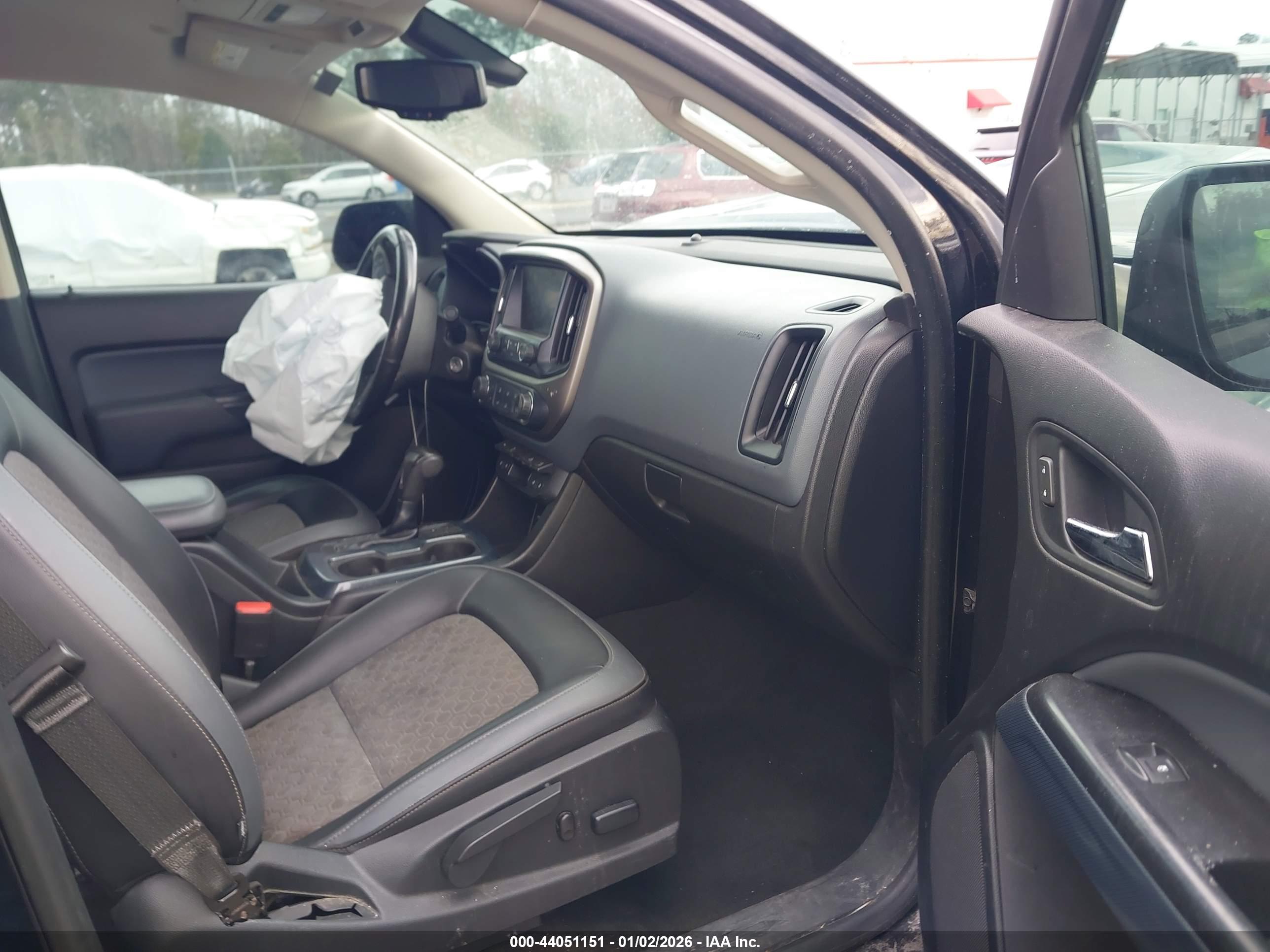 CHEVROLET COLORADO image 5