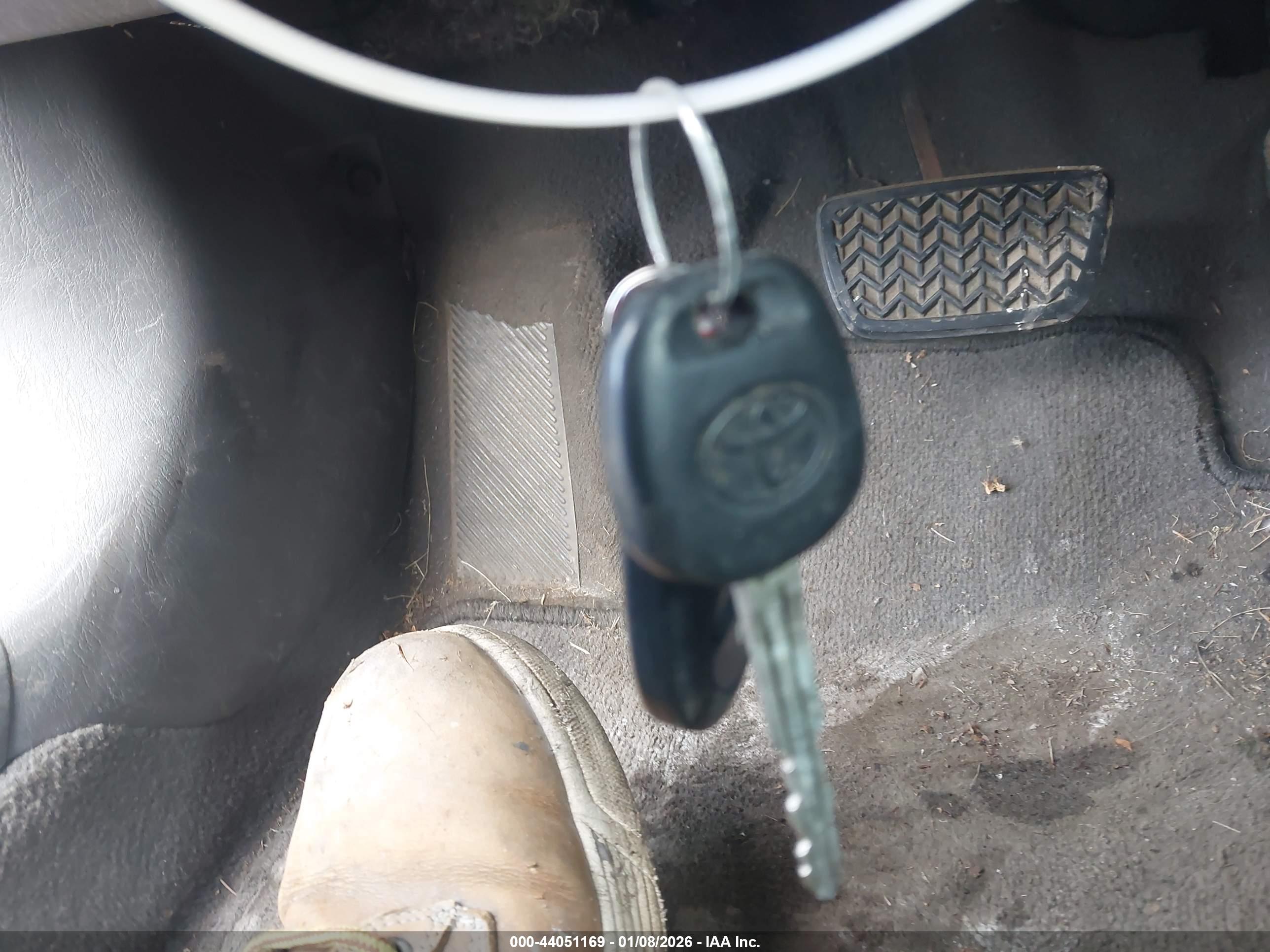 TOYOTA CAMRY image 11