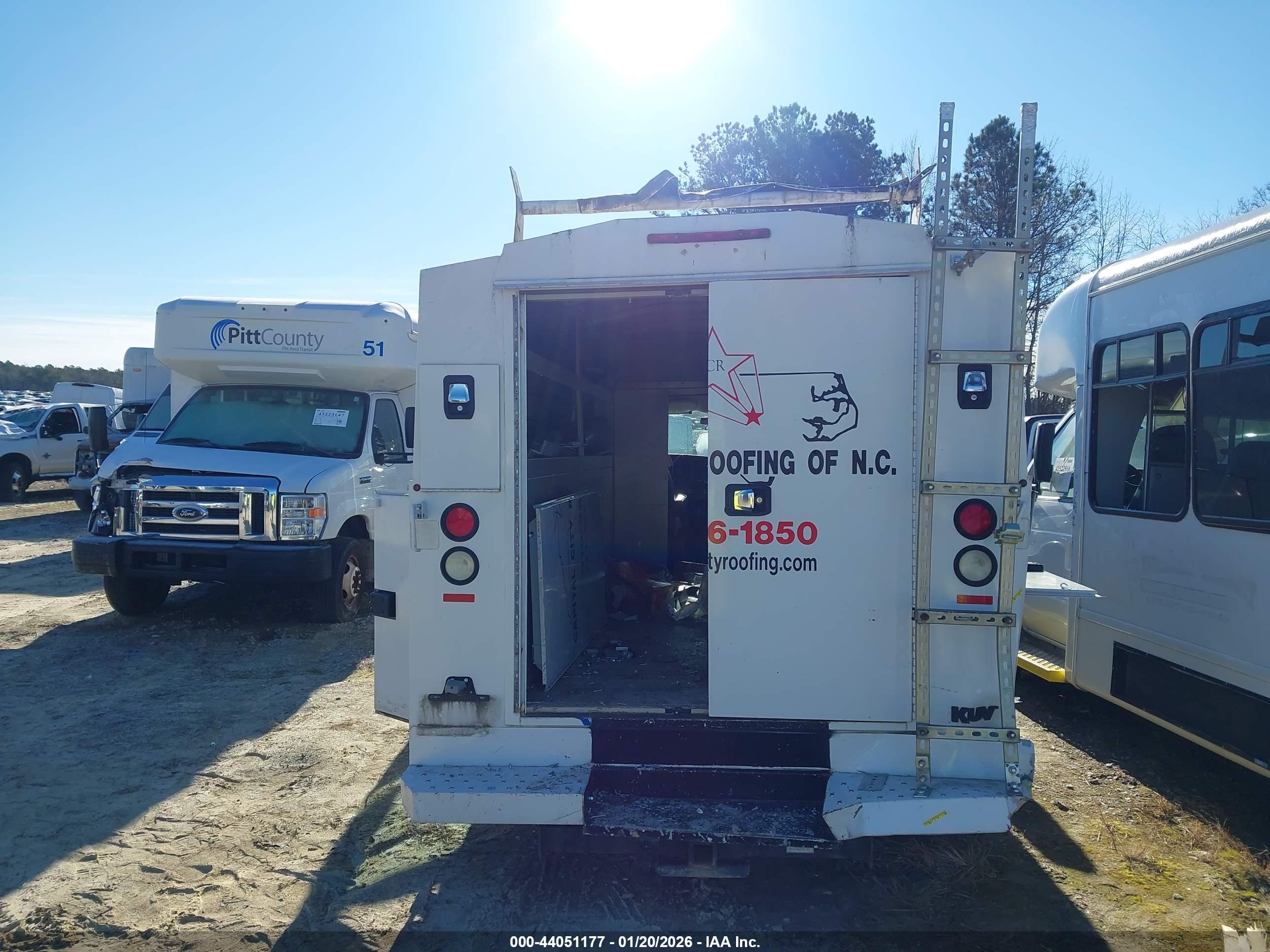 CHEVROLET EXPRESS image 6