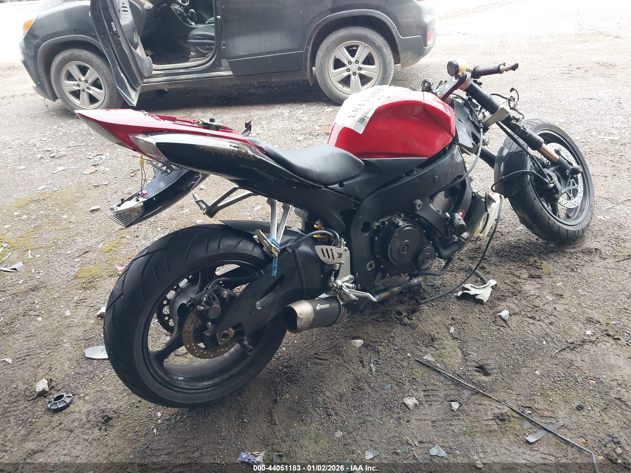 SUZUKI GSX-R750 image 4