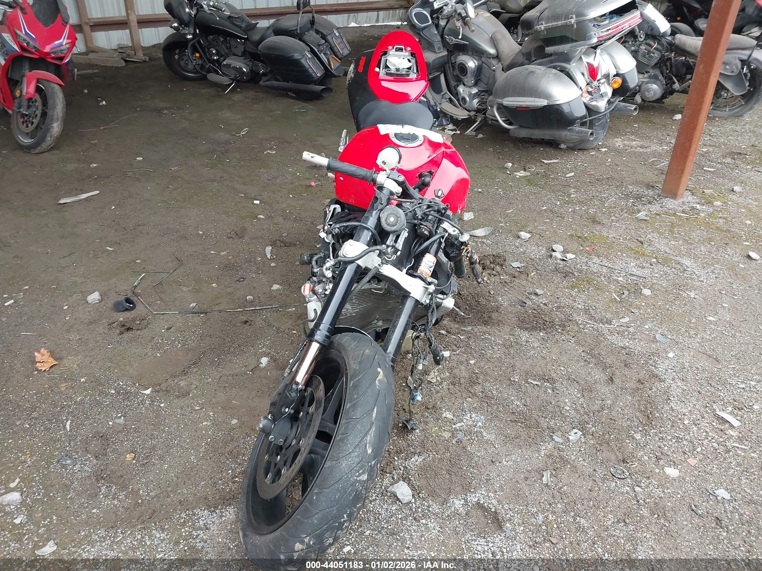SUZUKI GSX-R750 image 5