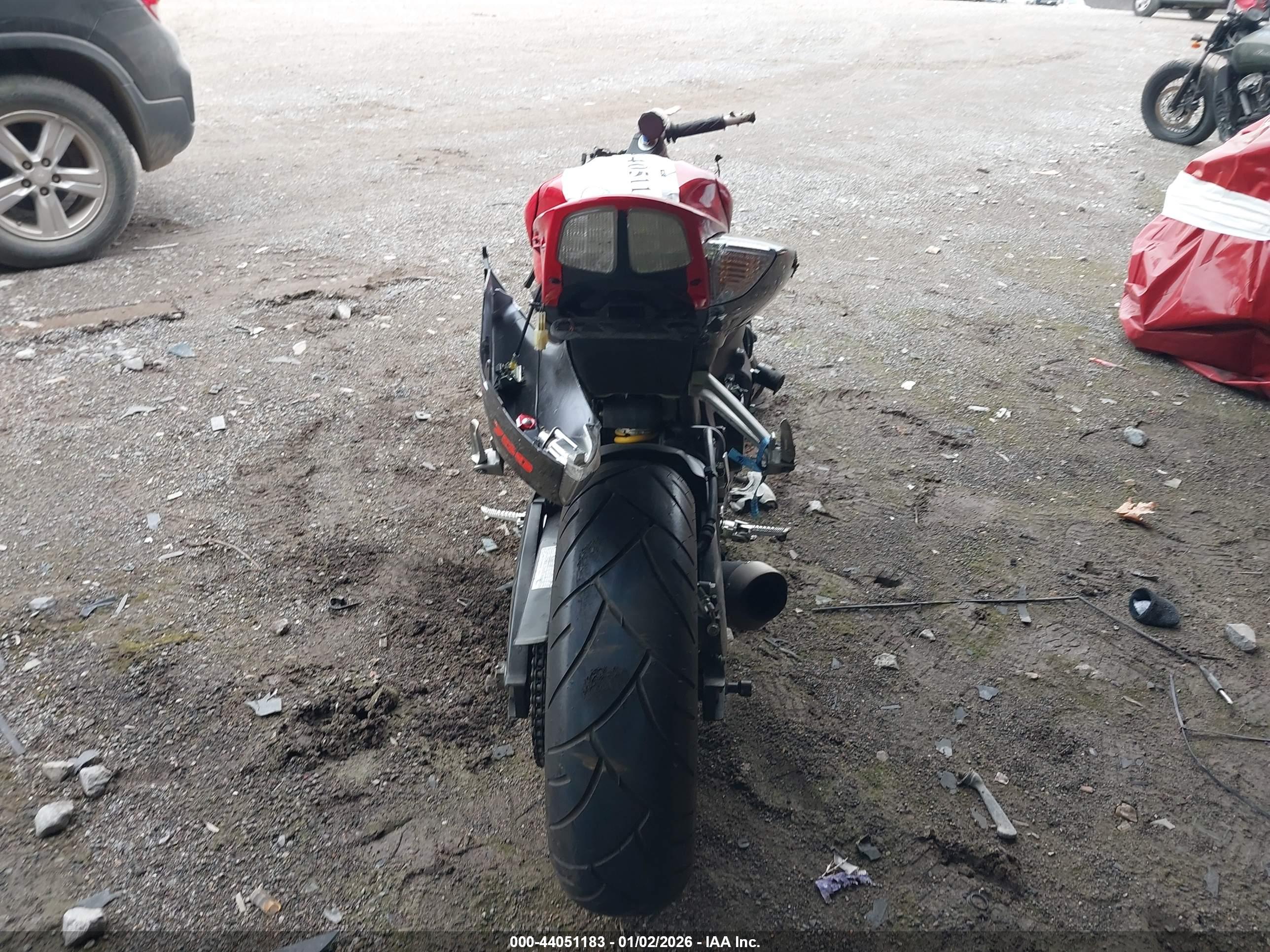 SUZUKI GSX-R750 image 6