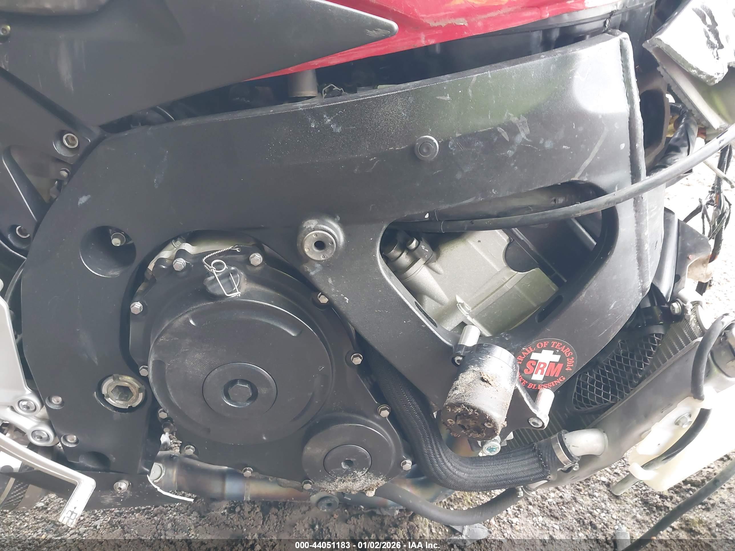SUZUKI GSX-R750 image 8