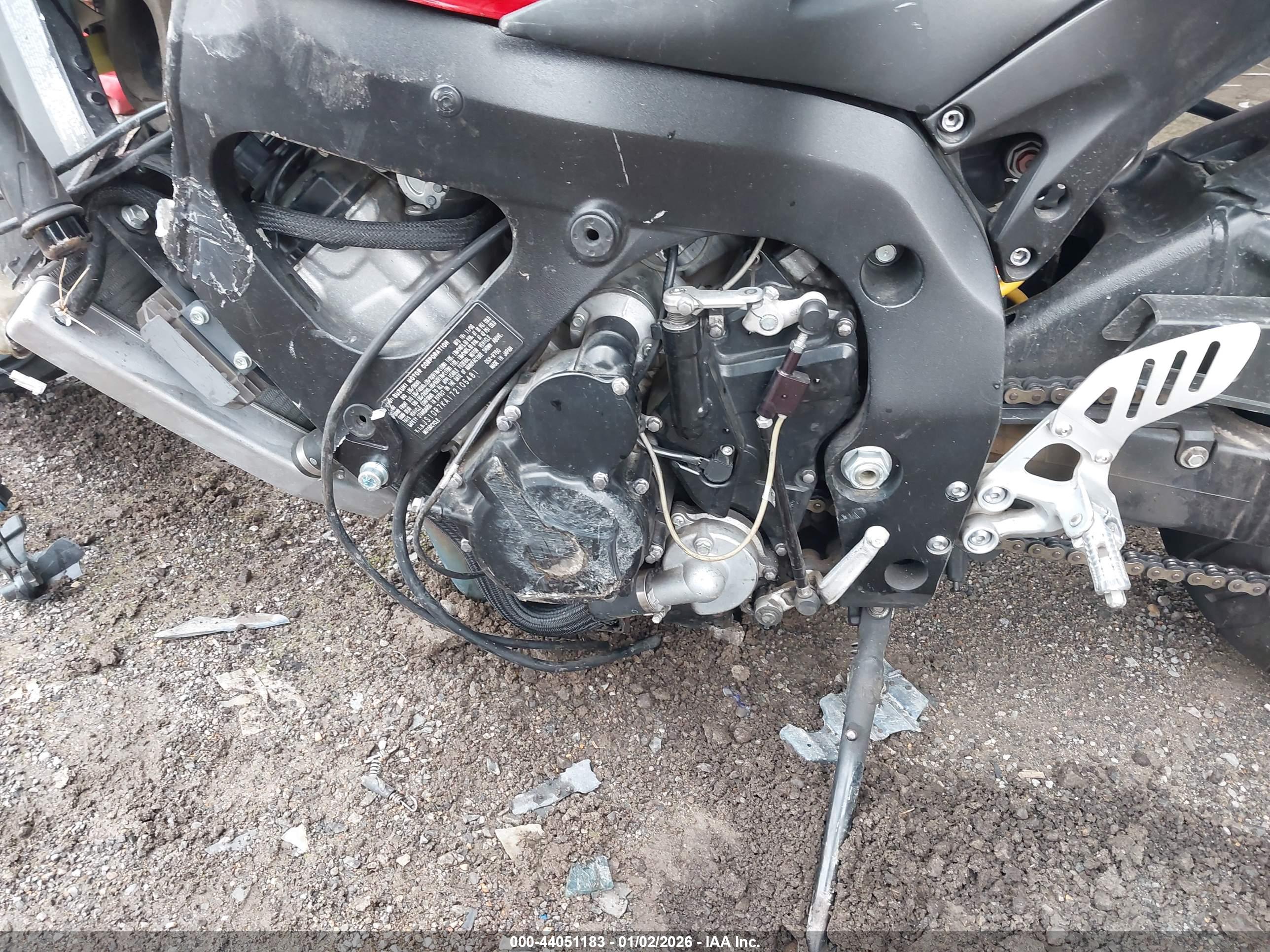 SUZUKI GSX-R750 image 9