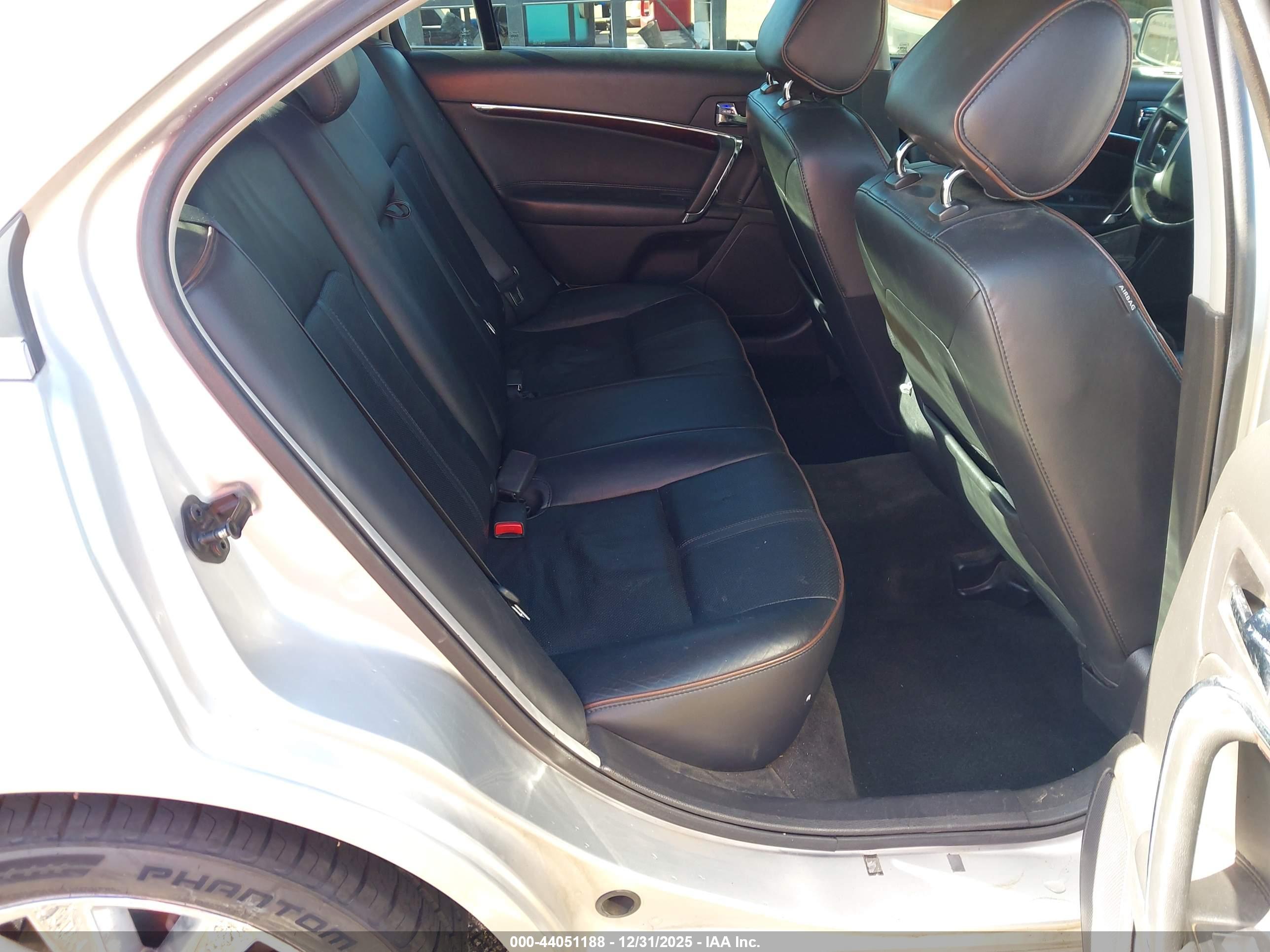 LINCOLN MKZ image 8