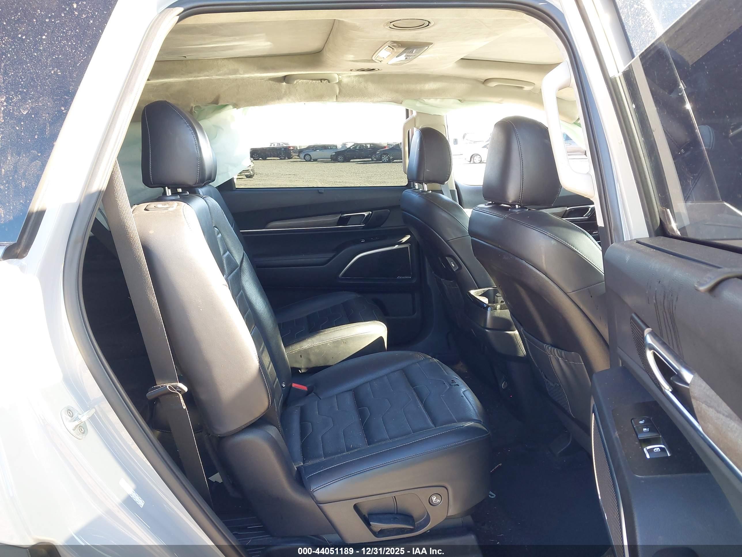 KIA TELLURIDE image 8