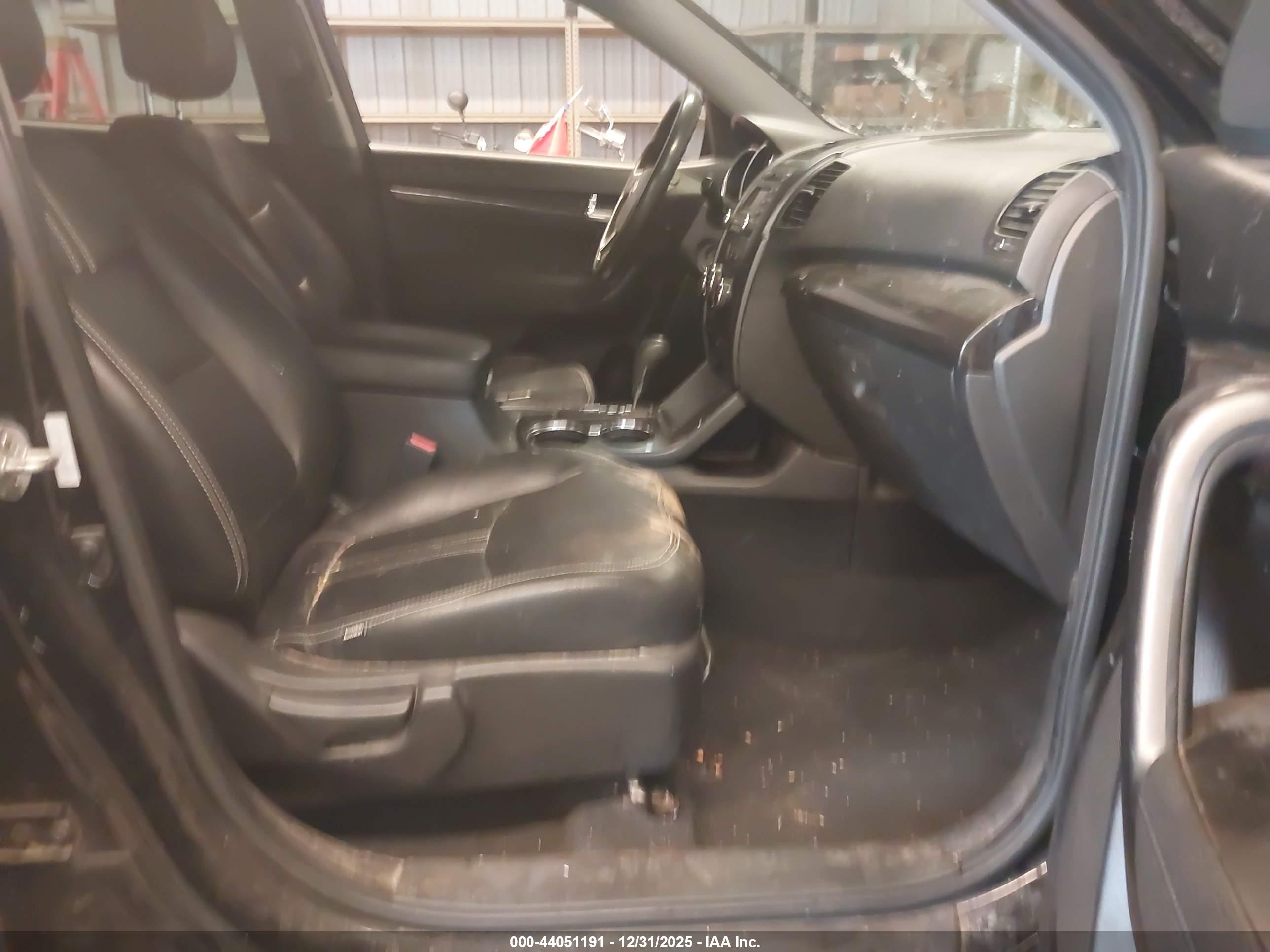 KIA SORENTO image 5
