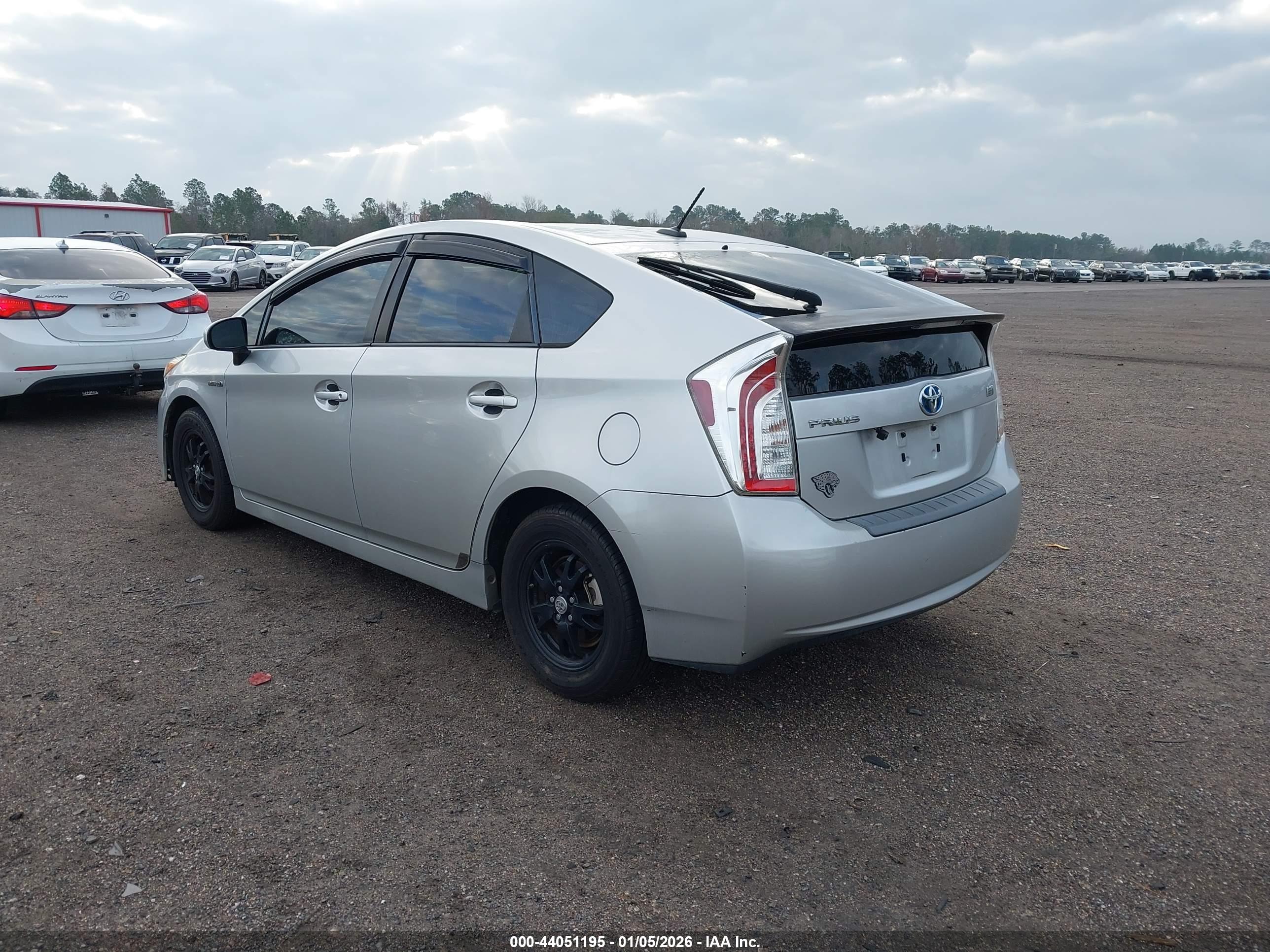 TOYOTA PRIUS image 3