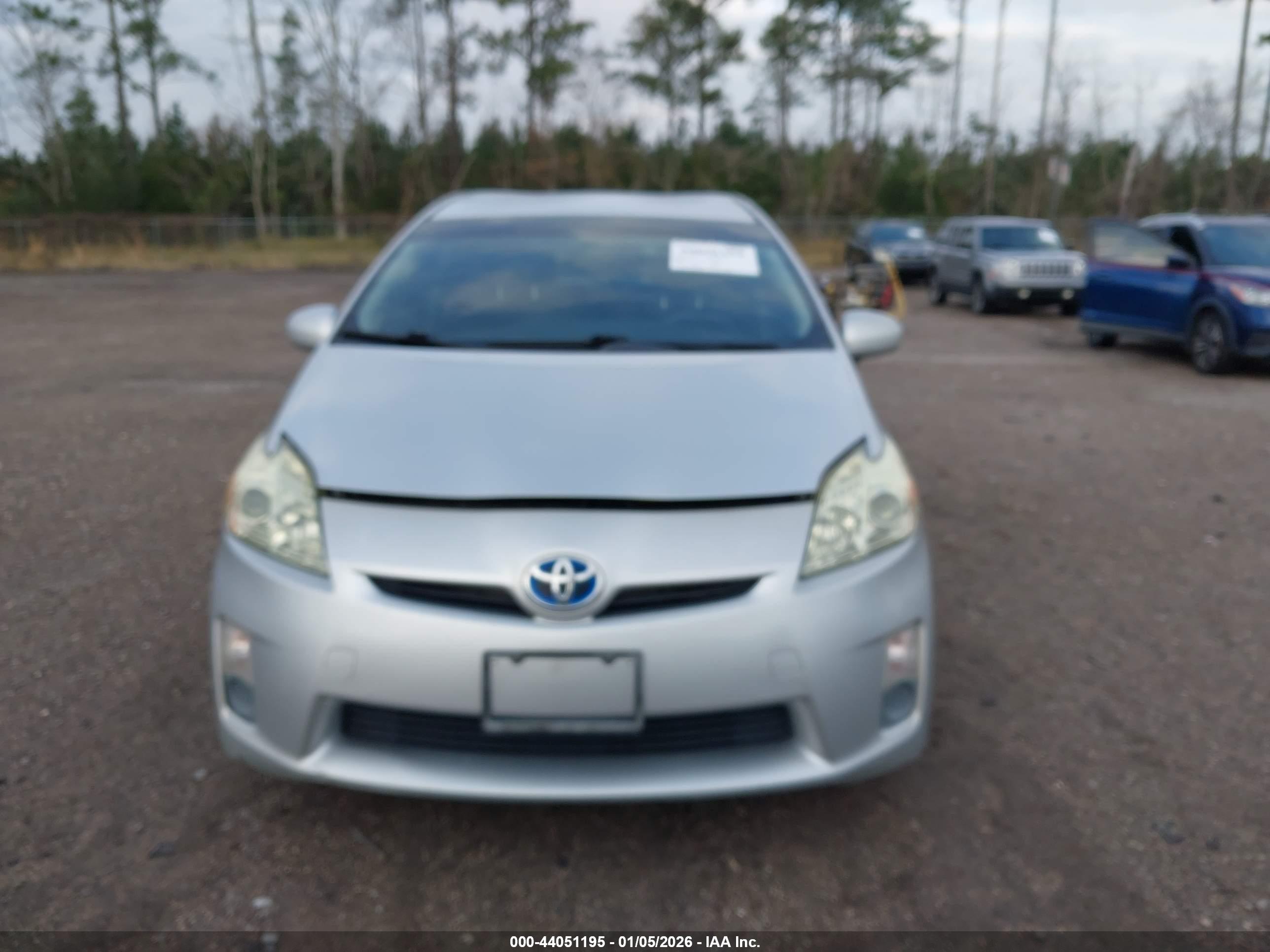 TOYOTA PRIUS image 6