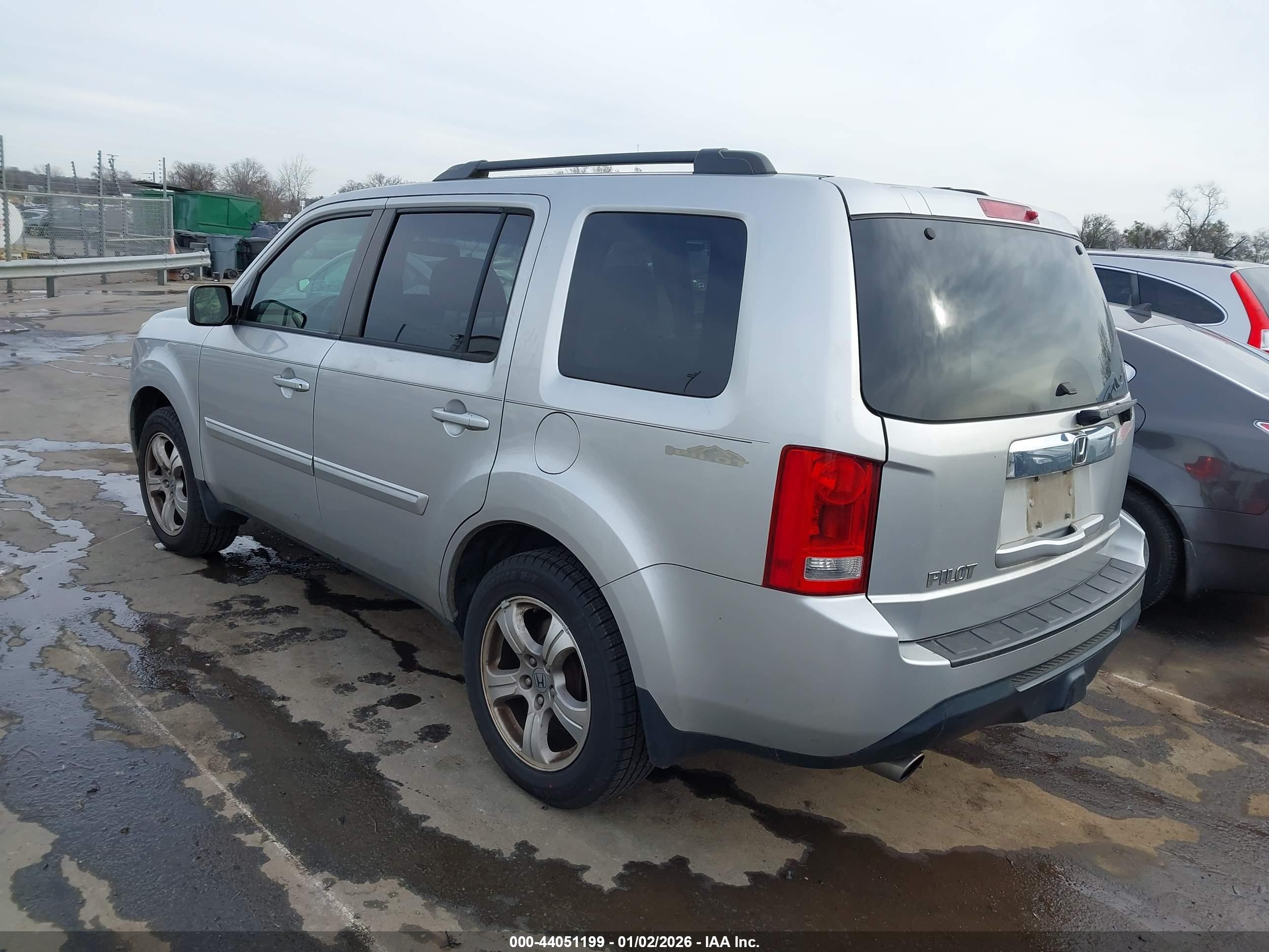 HONDA PILOT image 3