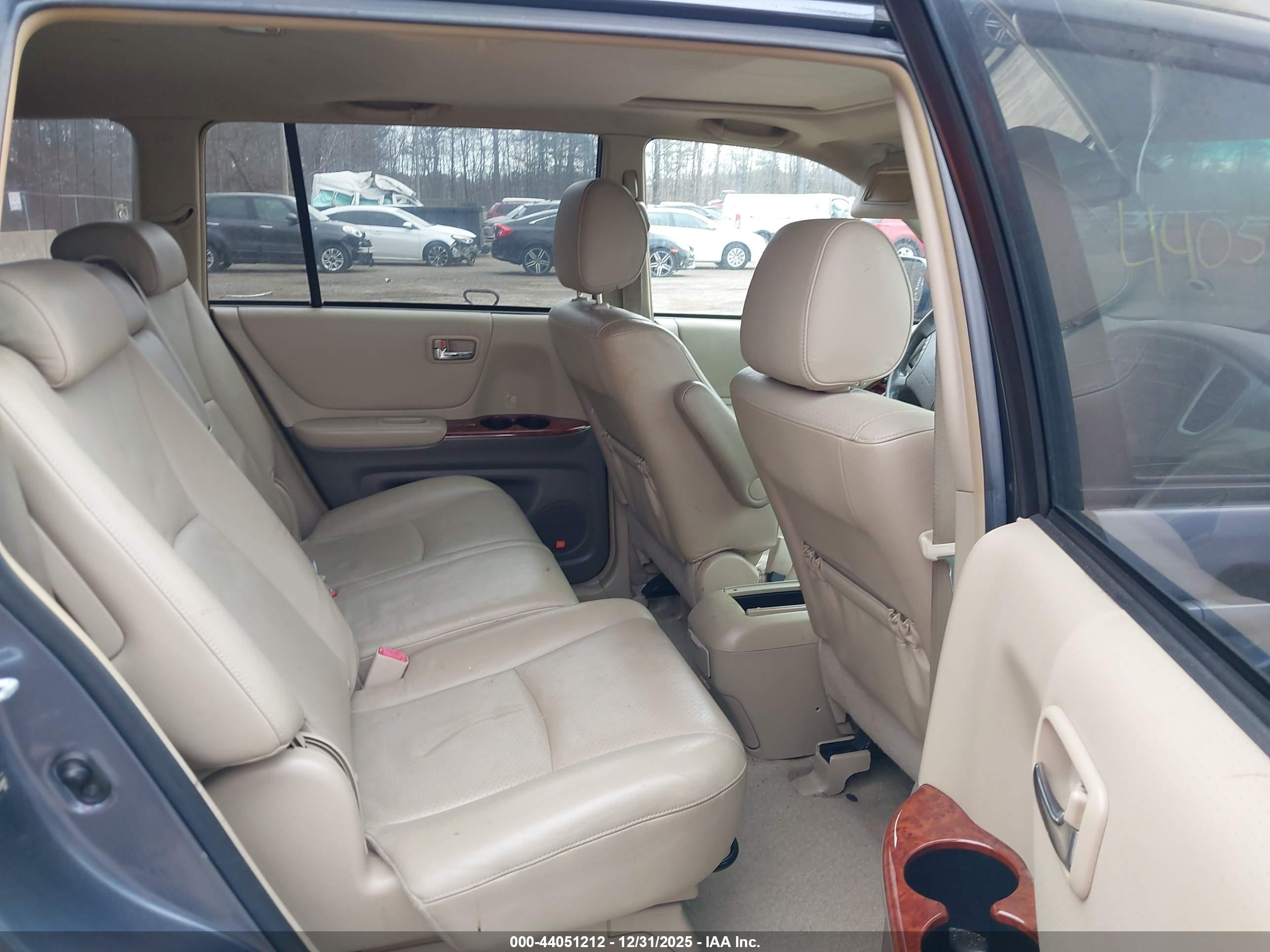 TOYOTA HIGHLANDER image 8