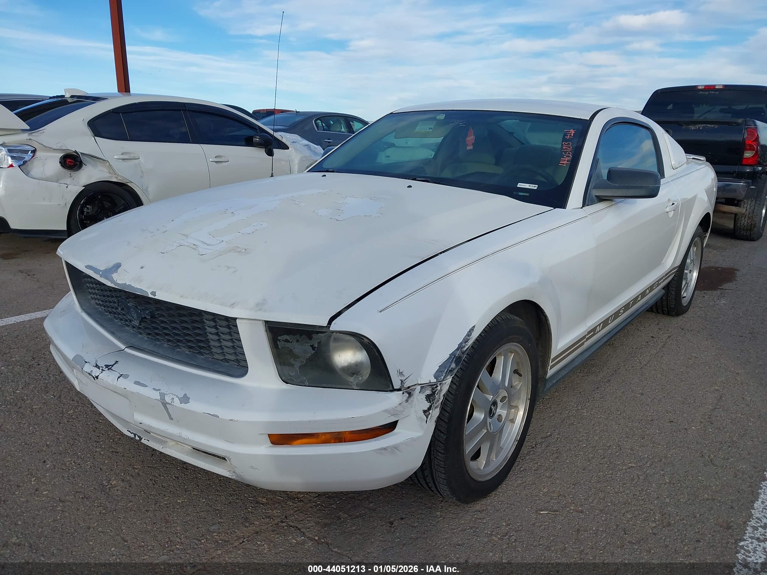 FORD MUSTANG image 2