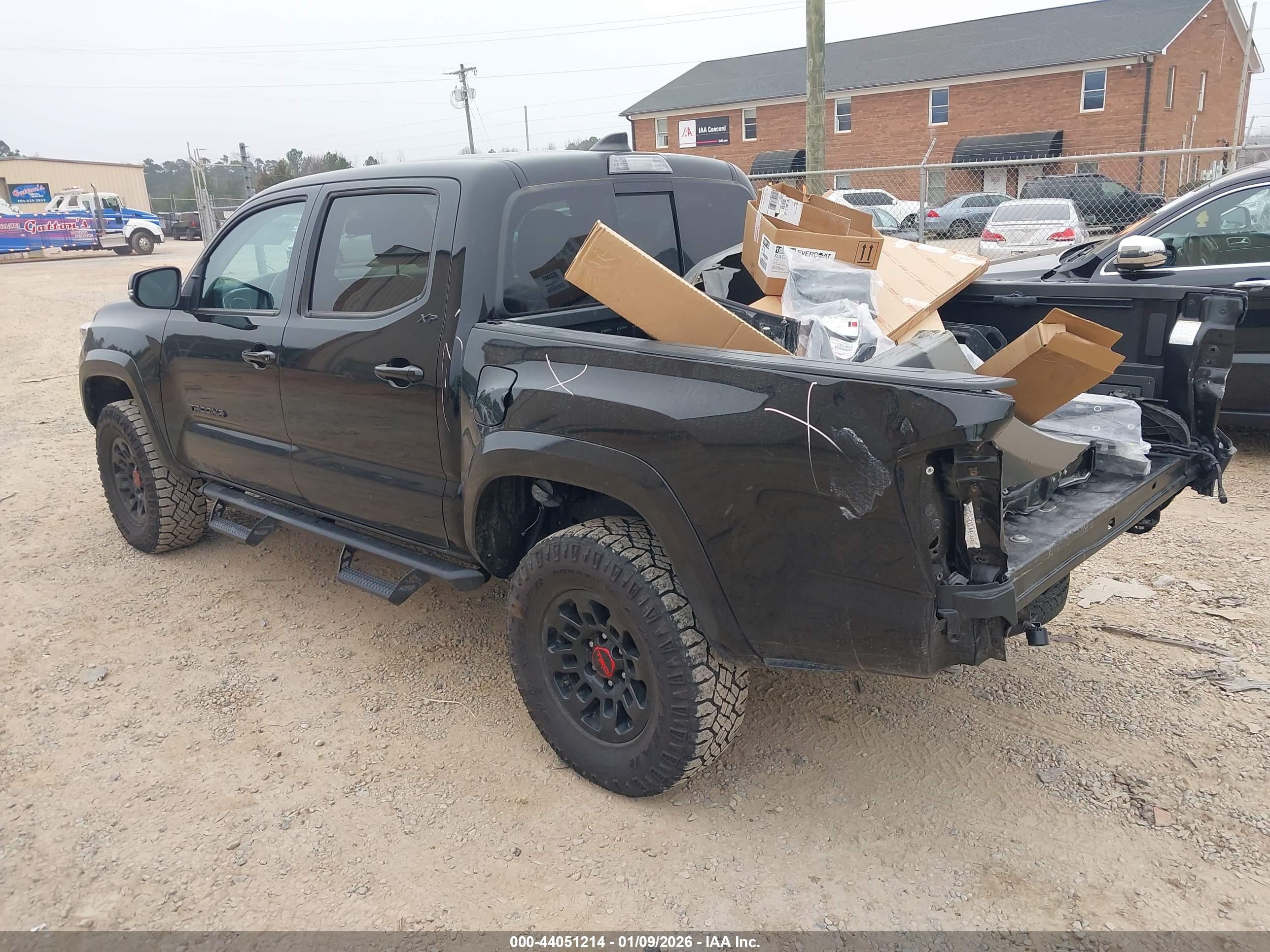TOYOTA TACOMA image 3