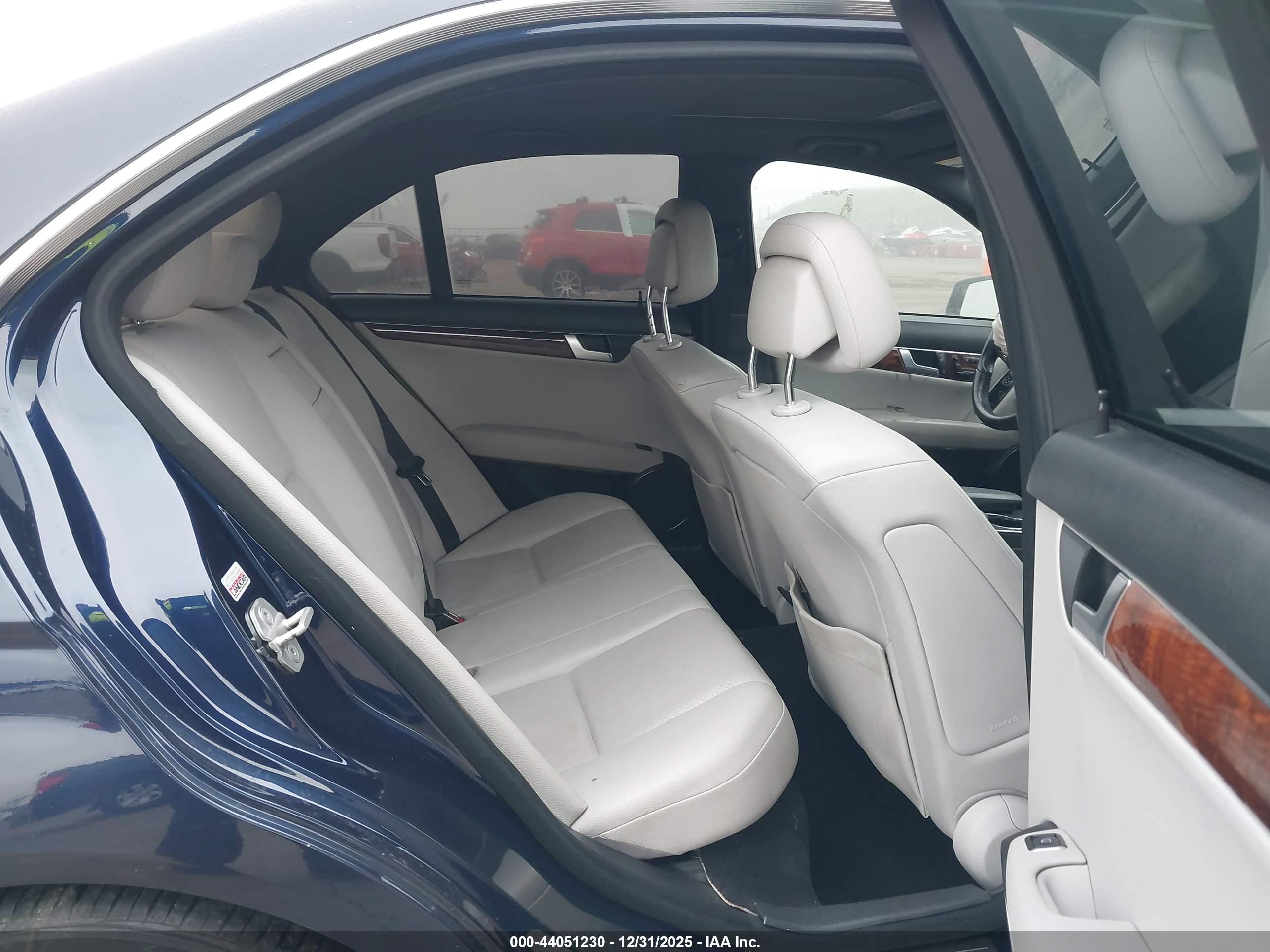 MERCEDES-BENZ C image 8