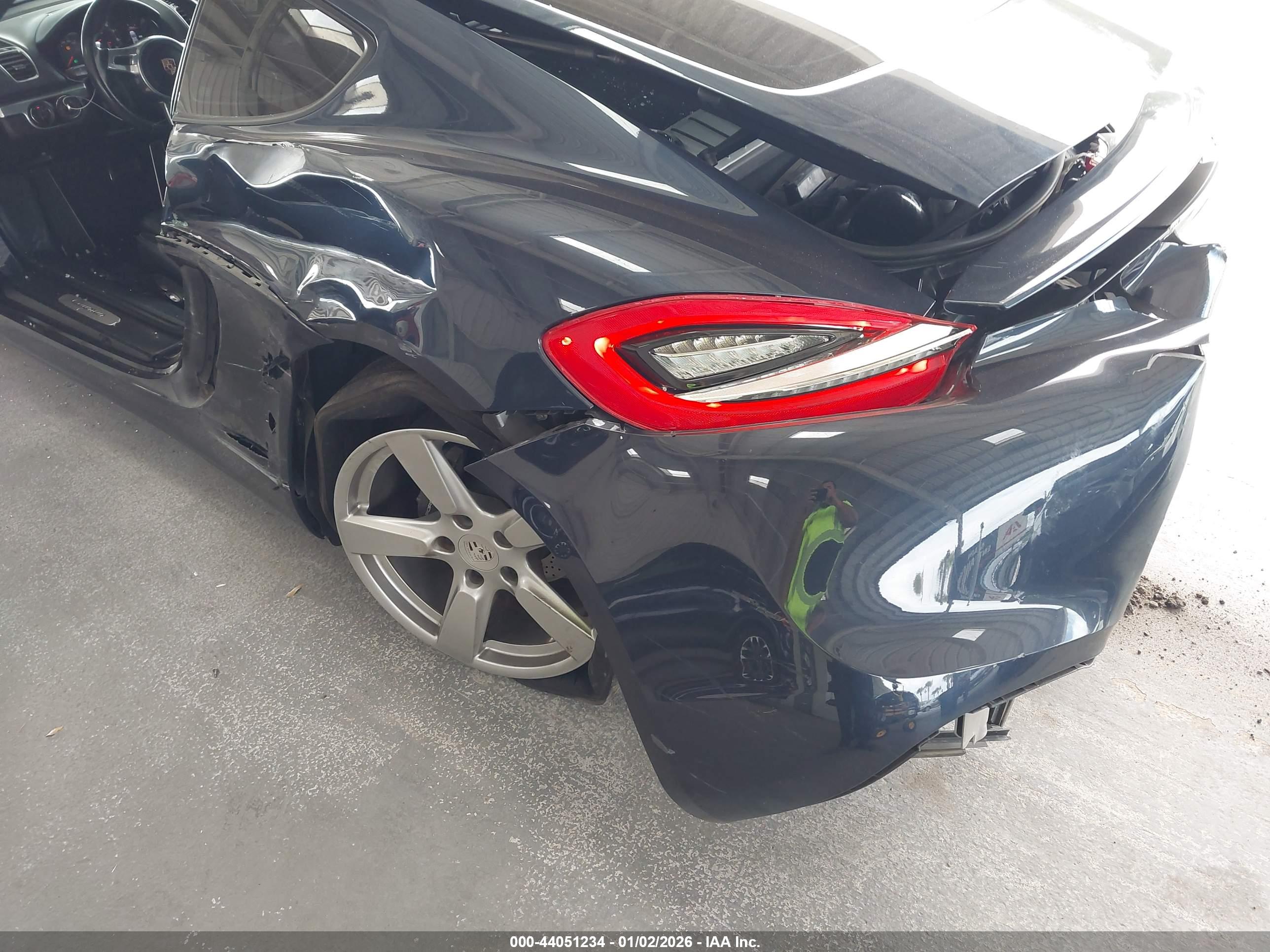 PORSCHE CAYMAN image 6