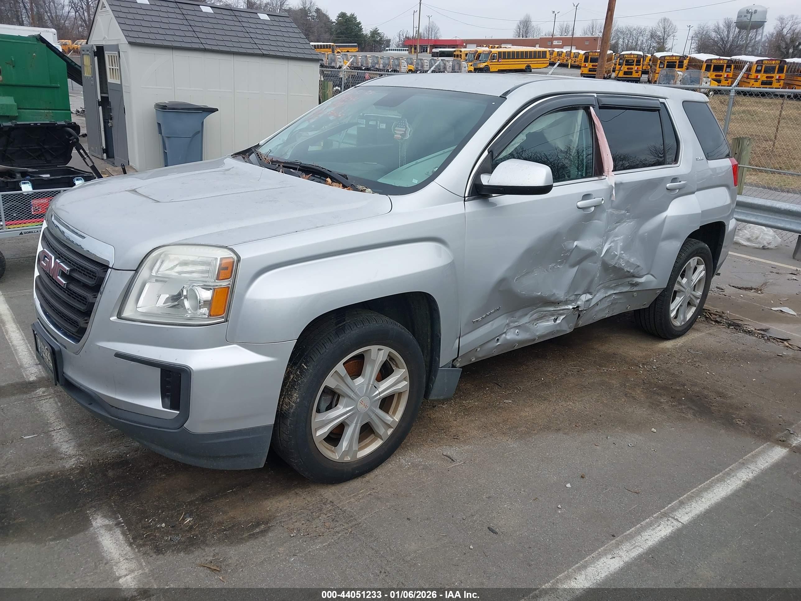 GMC TERRAIN image 2