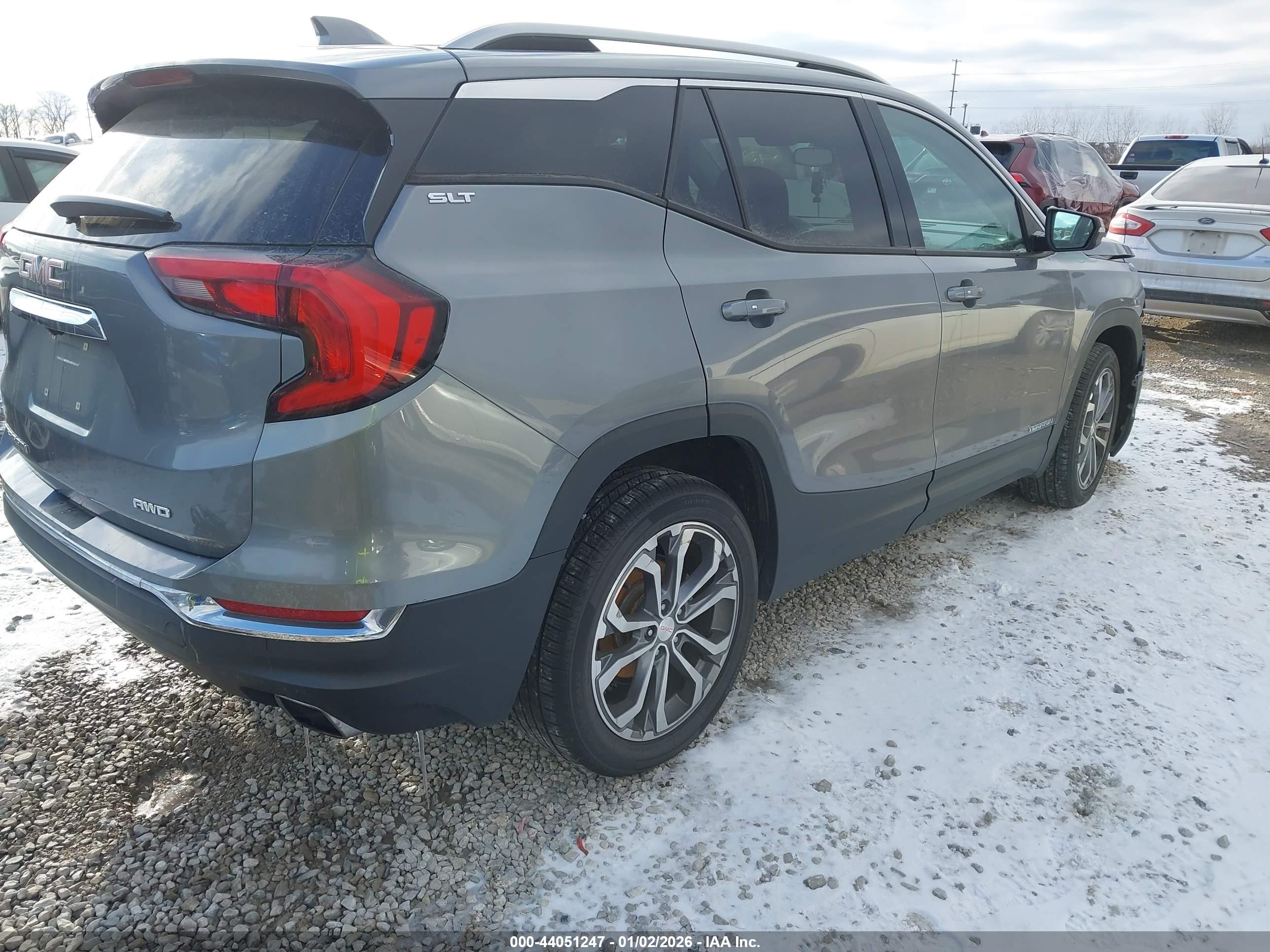 GMC TERRAIN image 4