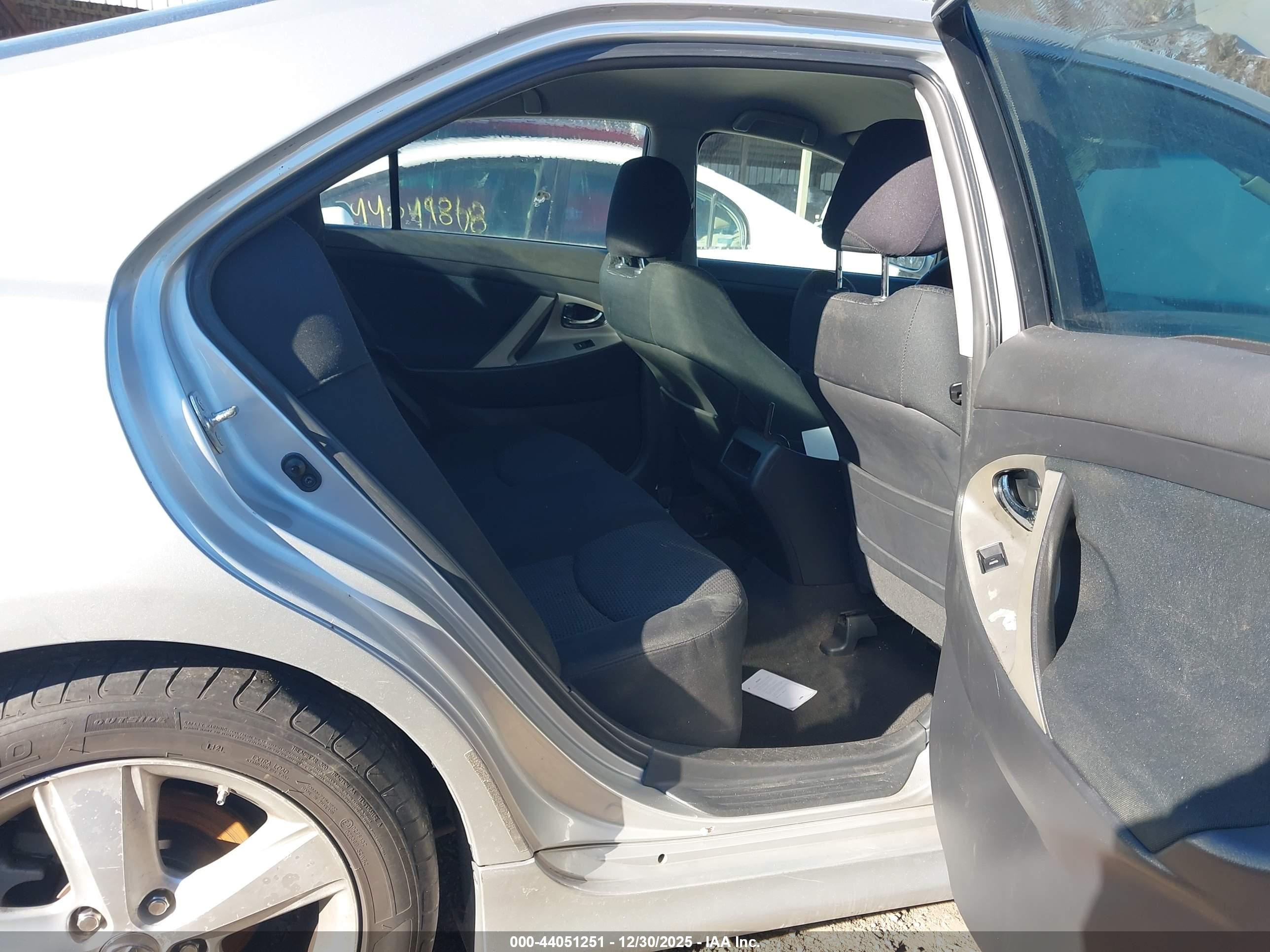 TOYOTA CAMRY image 8