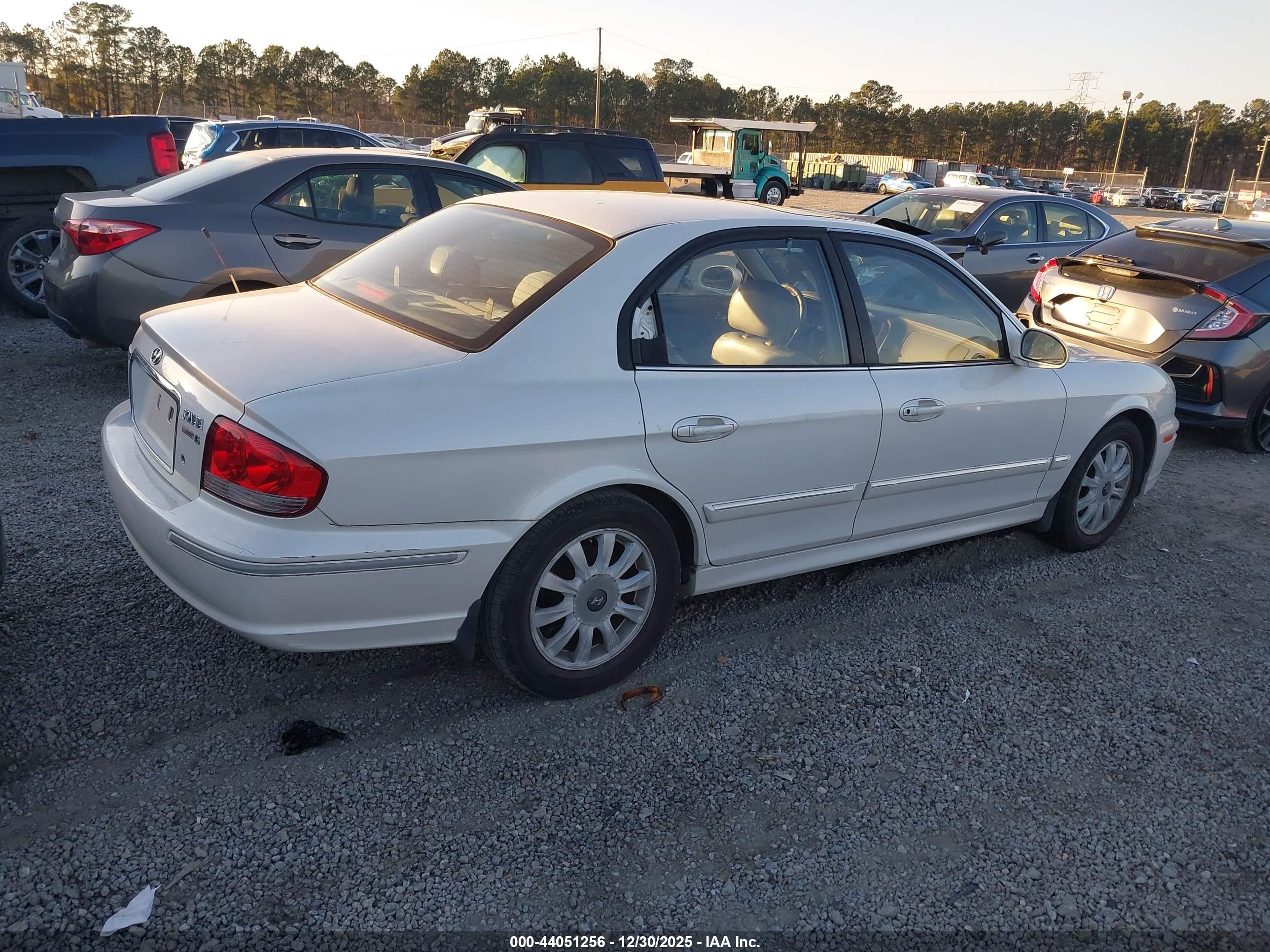 HYUNDAI SONATA image 4