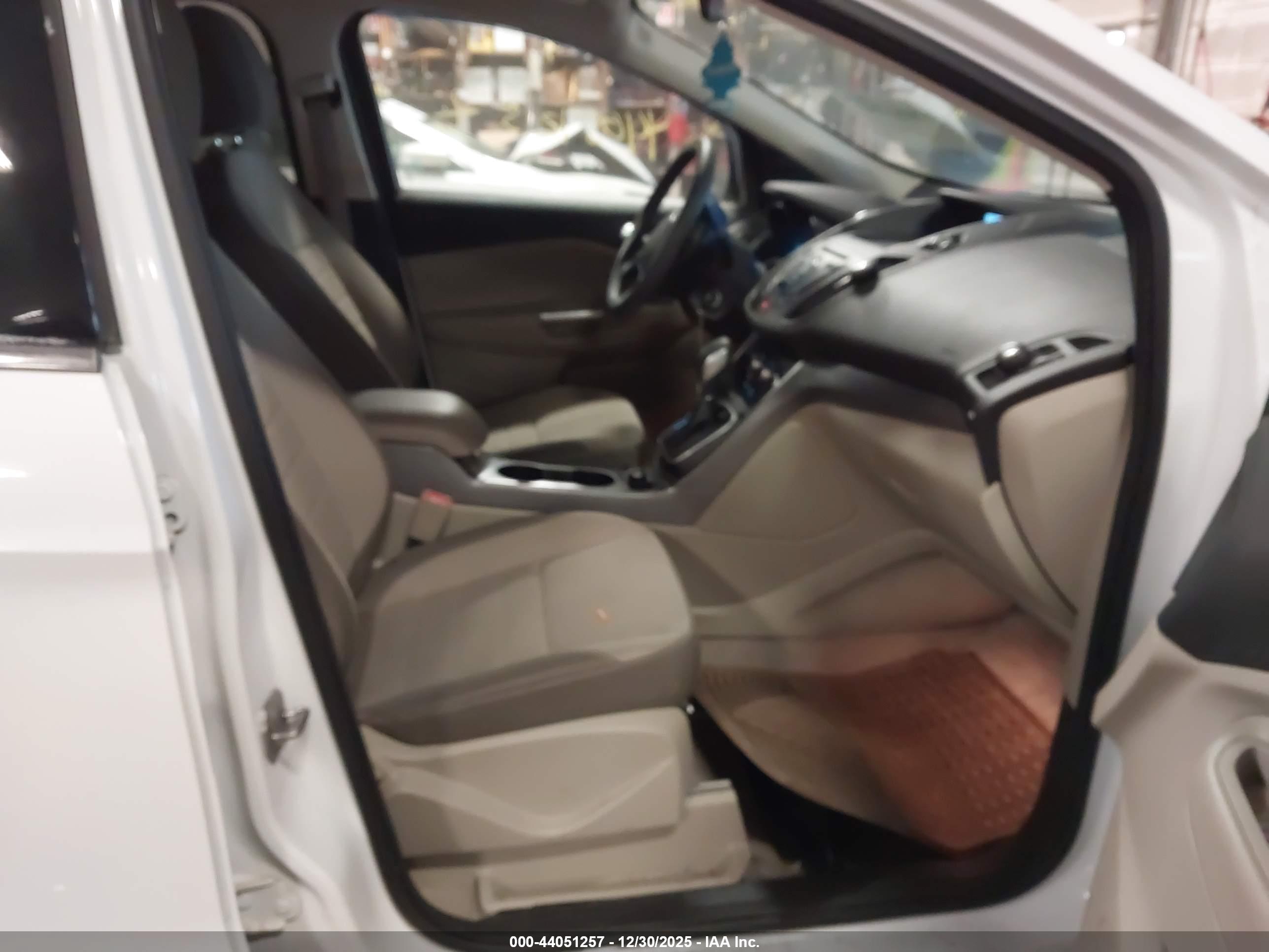 FORD ESCAPE image 5