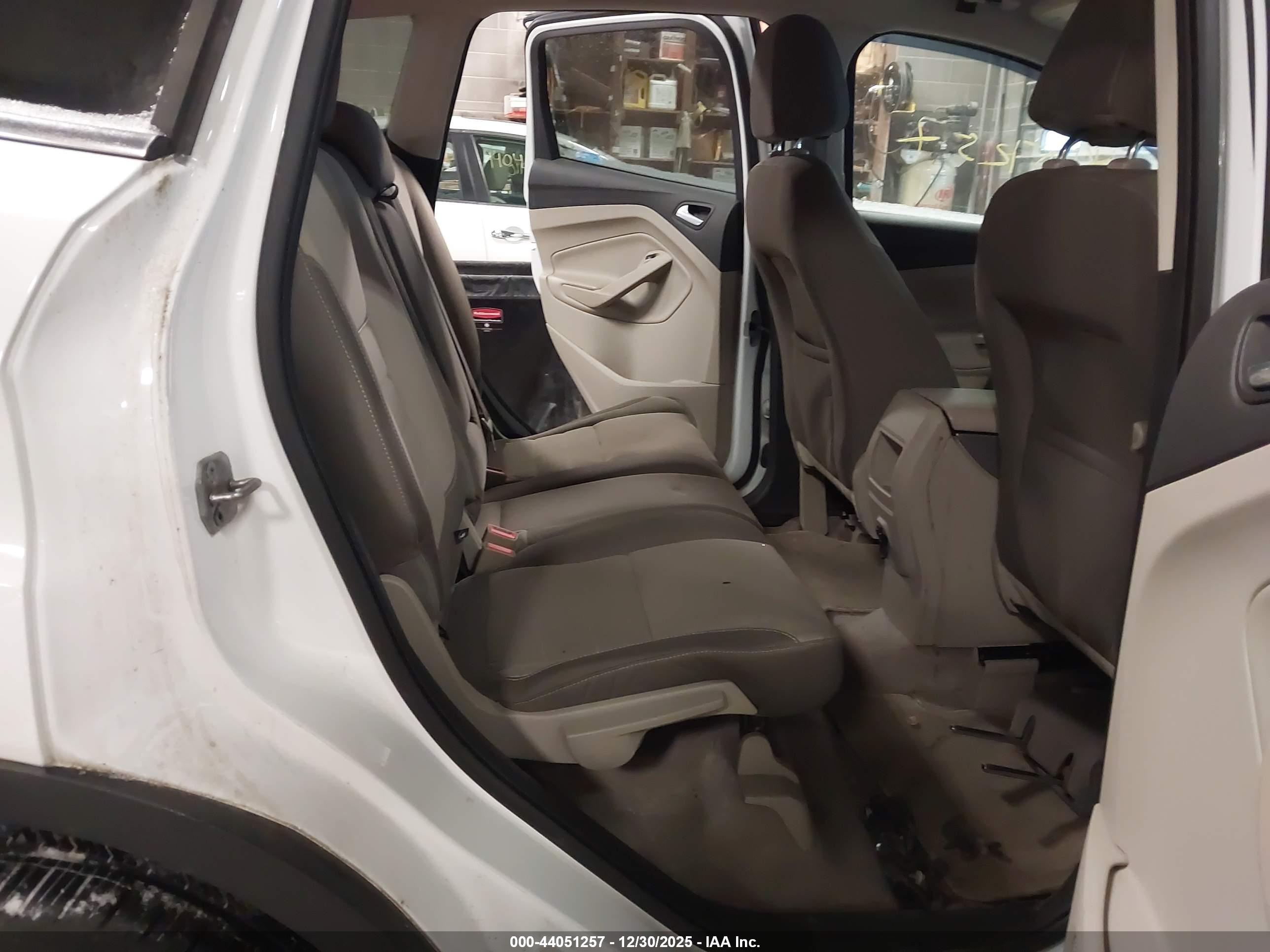 FORD ESCAPE image 8
