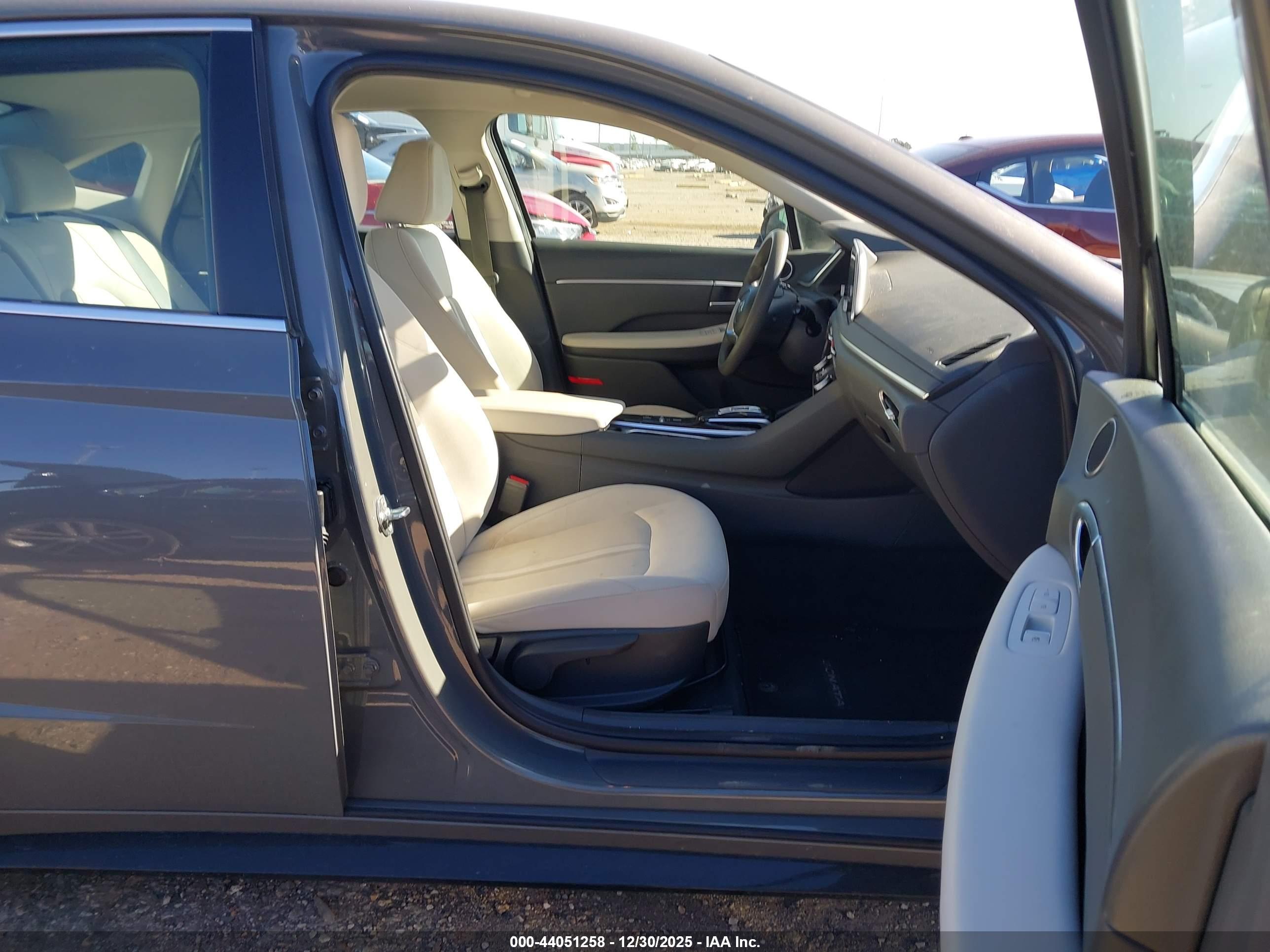 HYUNDAI SONATA image 5