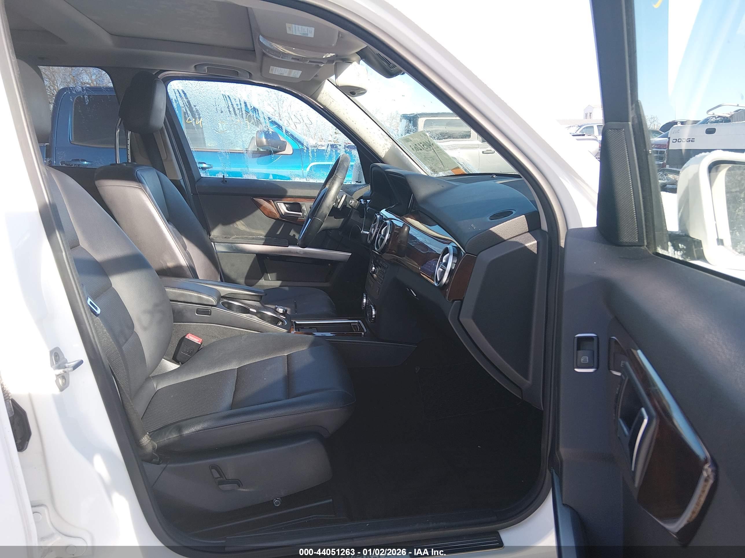 MERCEDES-BENZ GLK image 5
