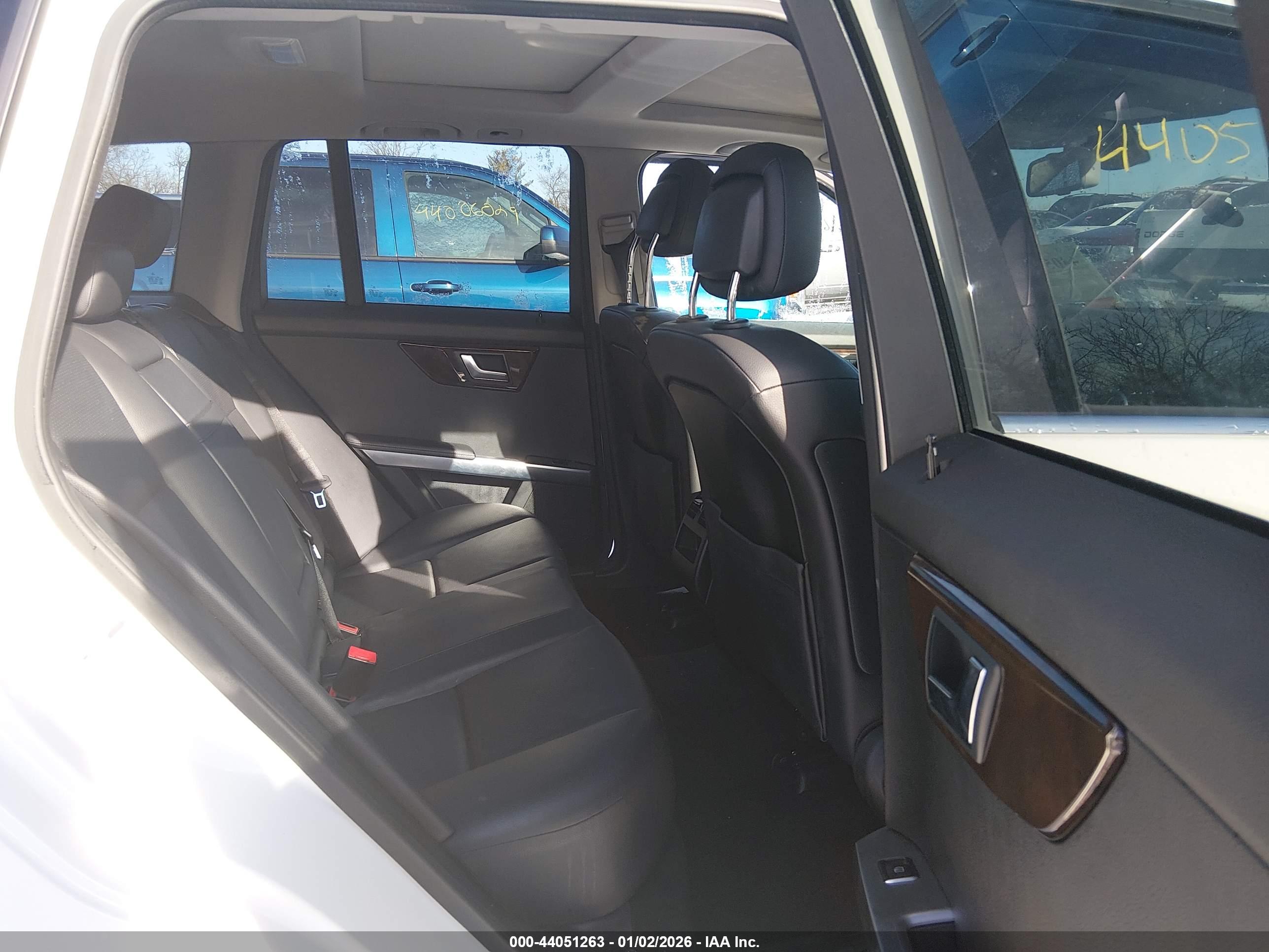 MERCEDES-BENZ GLK image 8