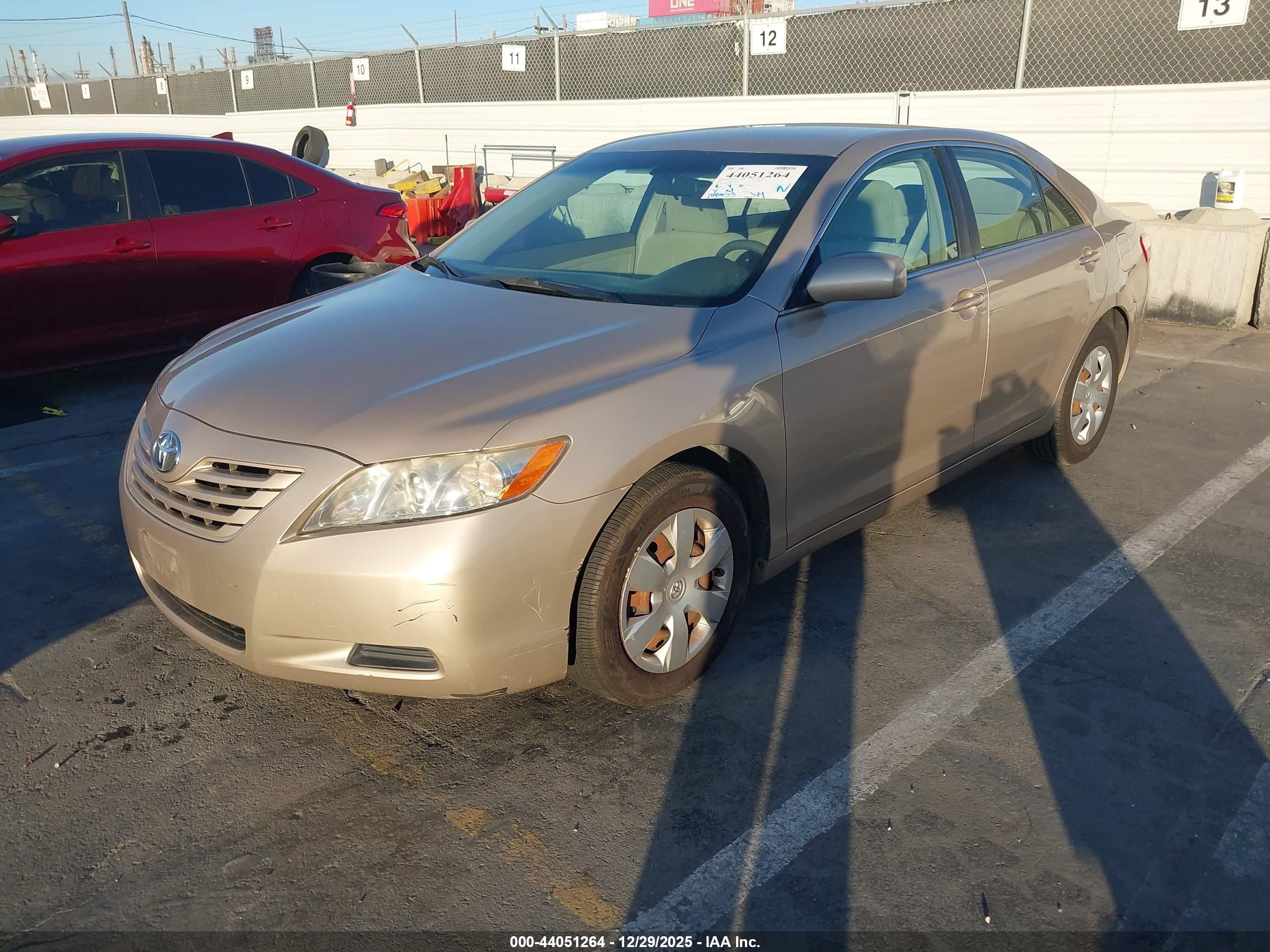 TOYOTA CAMRY image 2