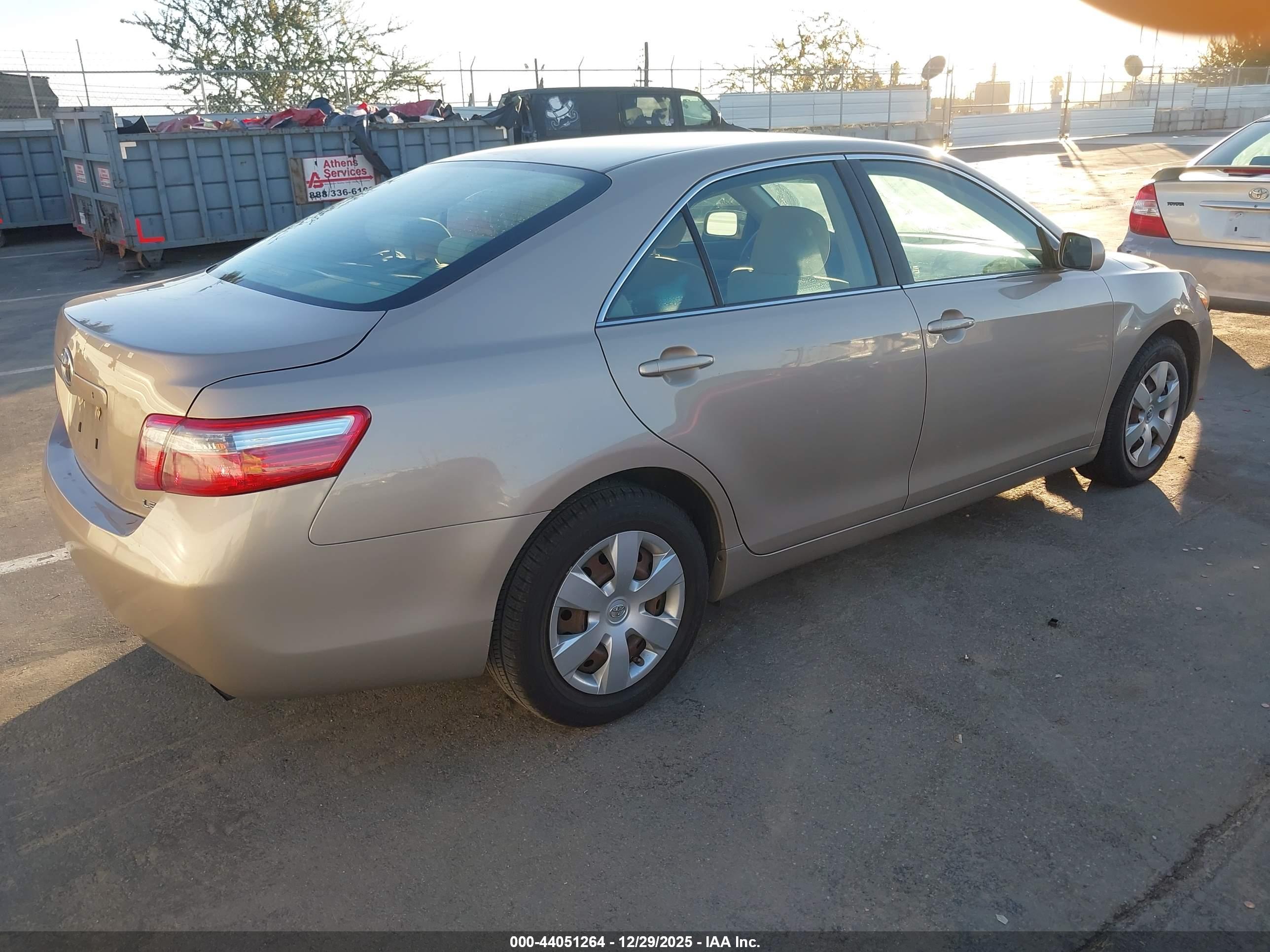 TOYOTA CAMRY image 4