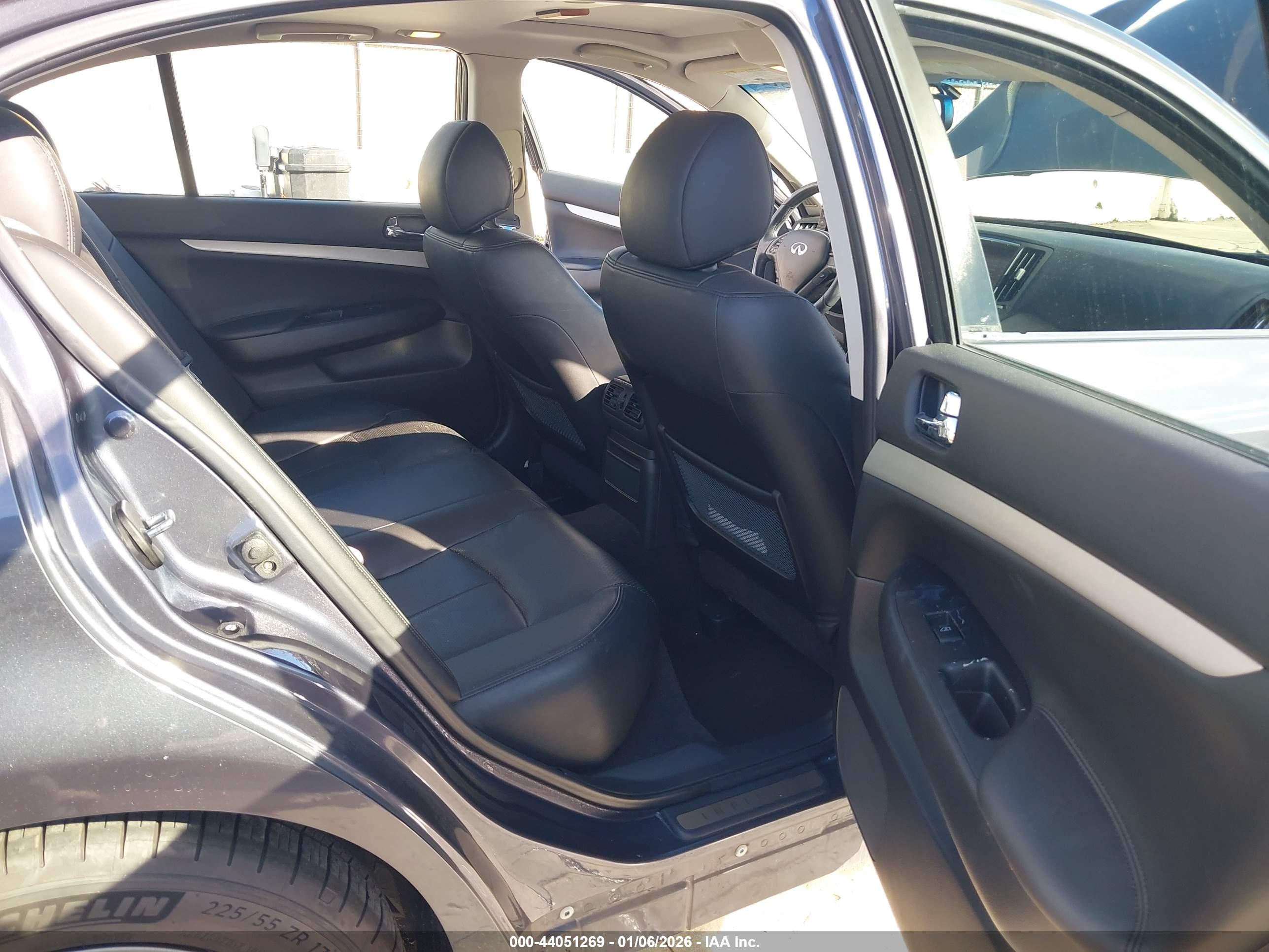INFINITI G35 image 8