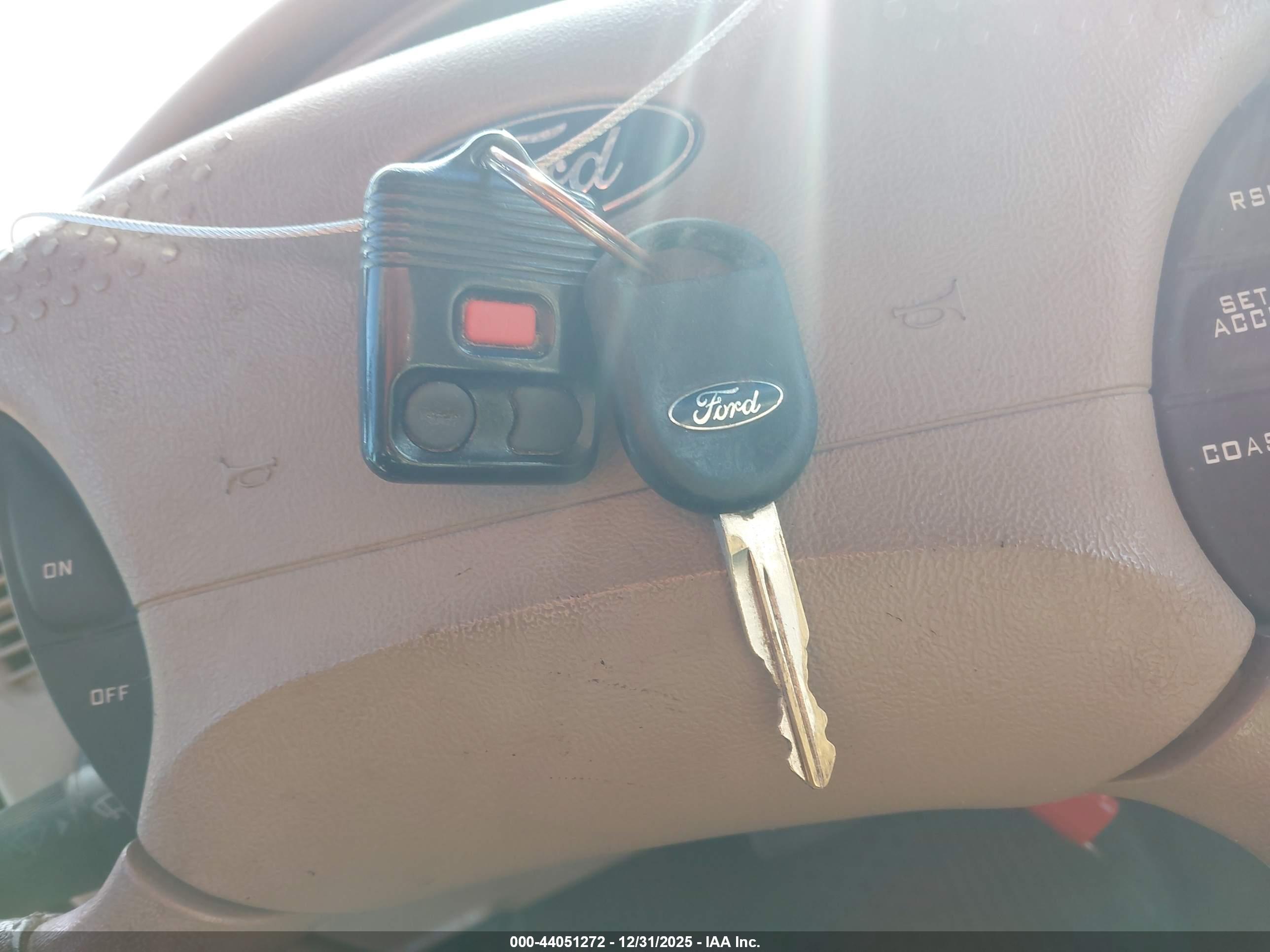 FORD EXPLORER image 11