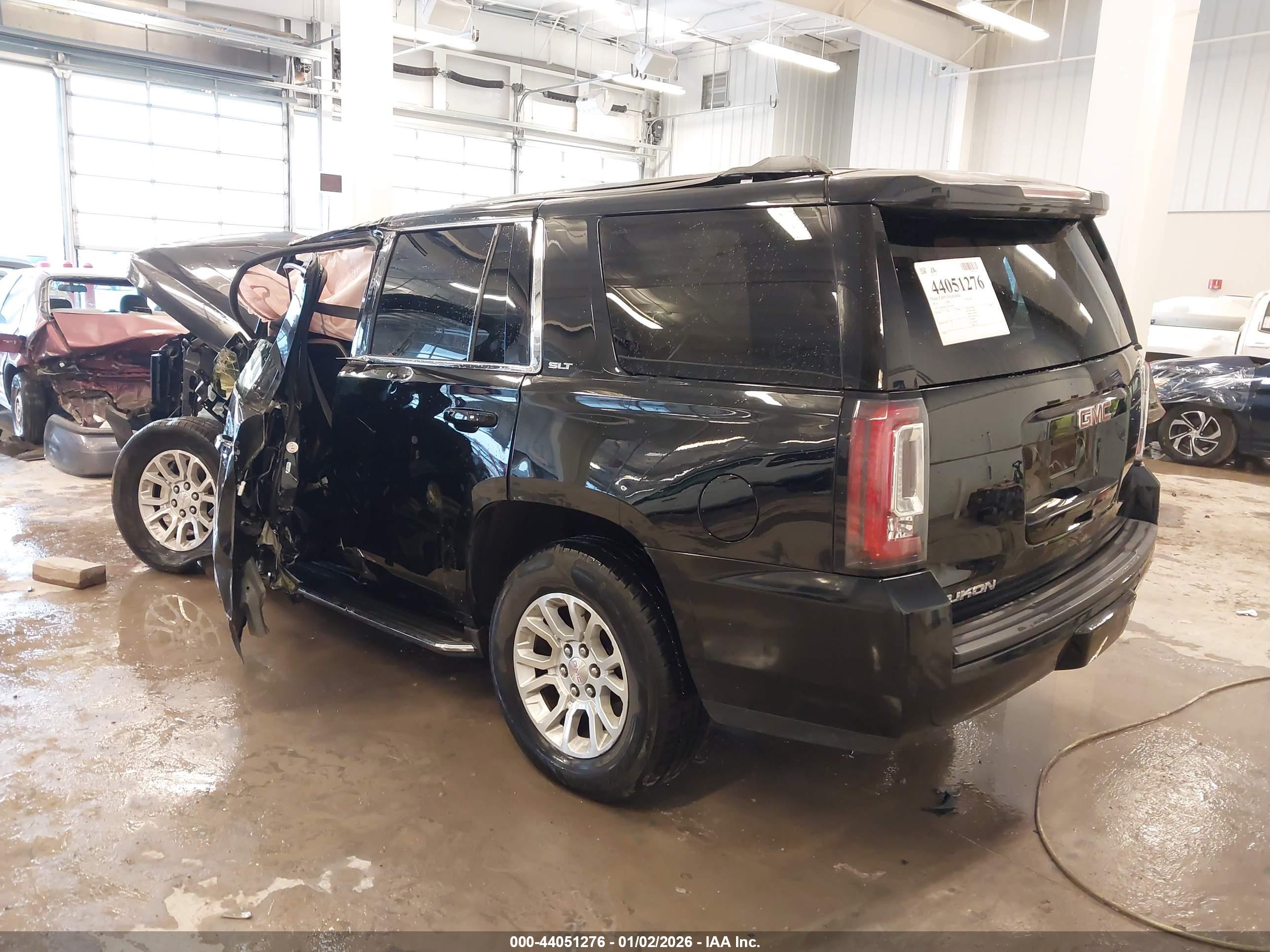 GMC YUKON image 3