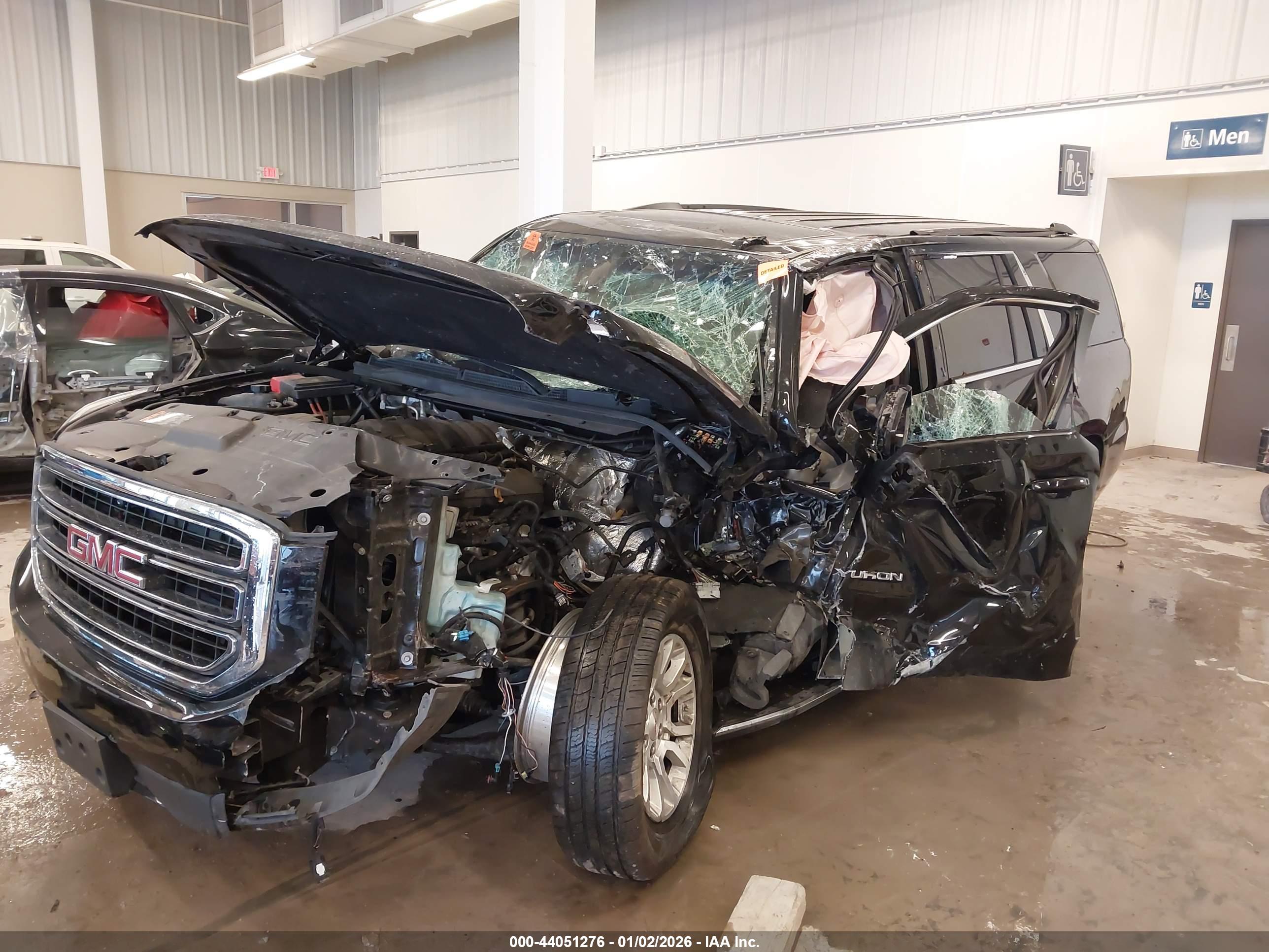 GMC YUKON image 6