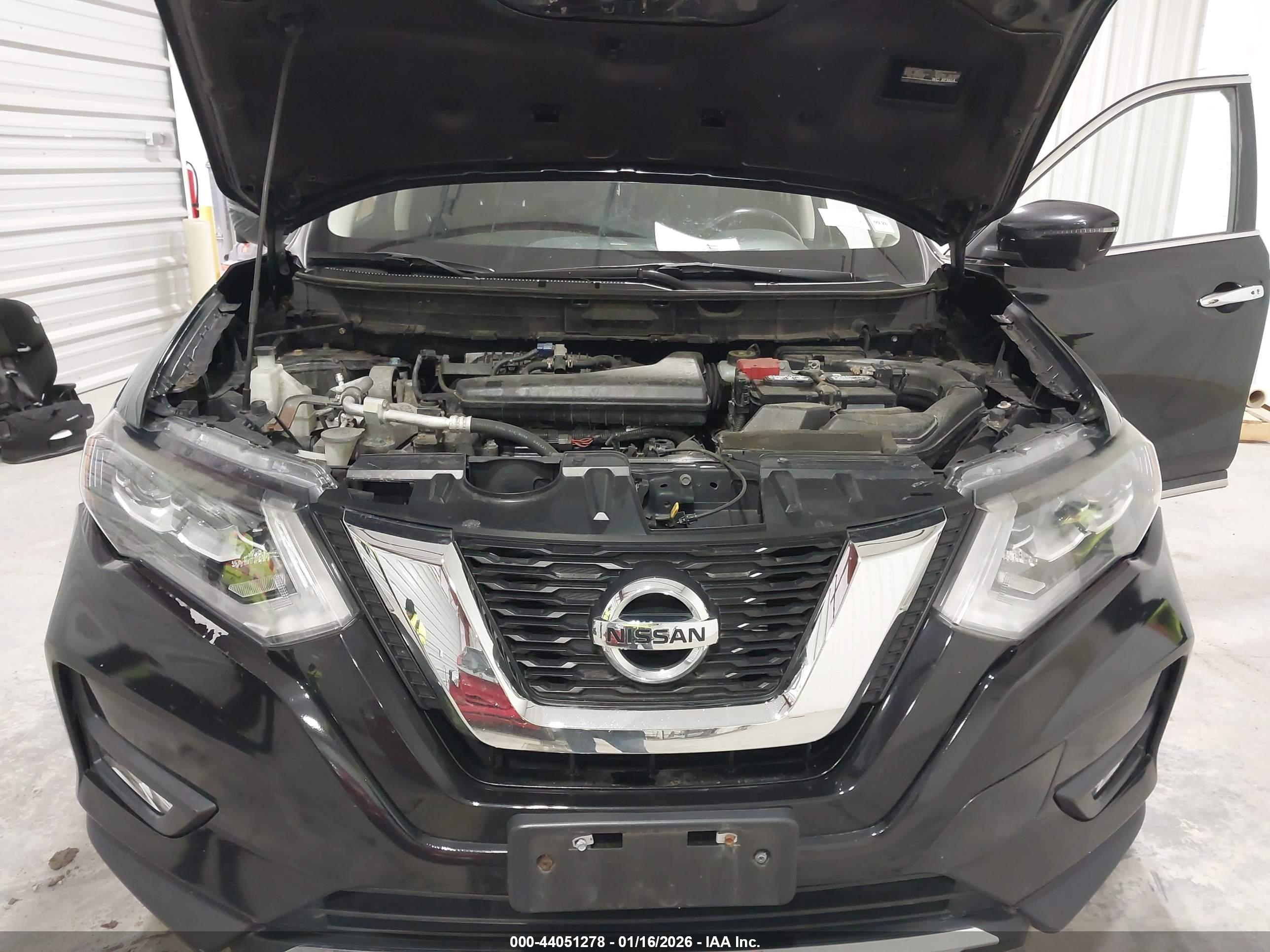 NISSAN ROGUE image 10