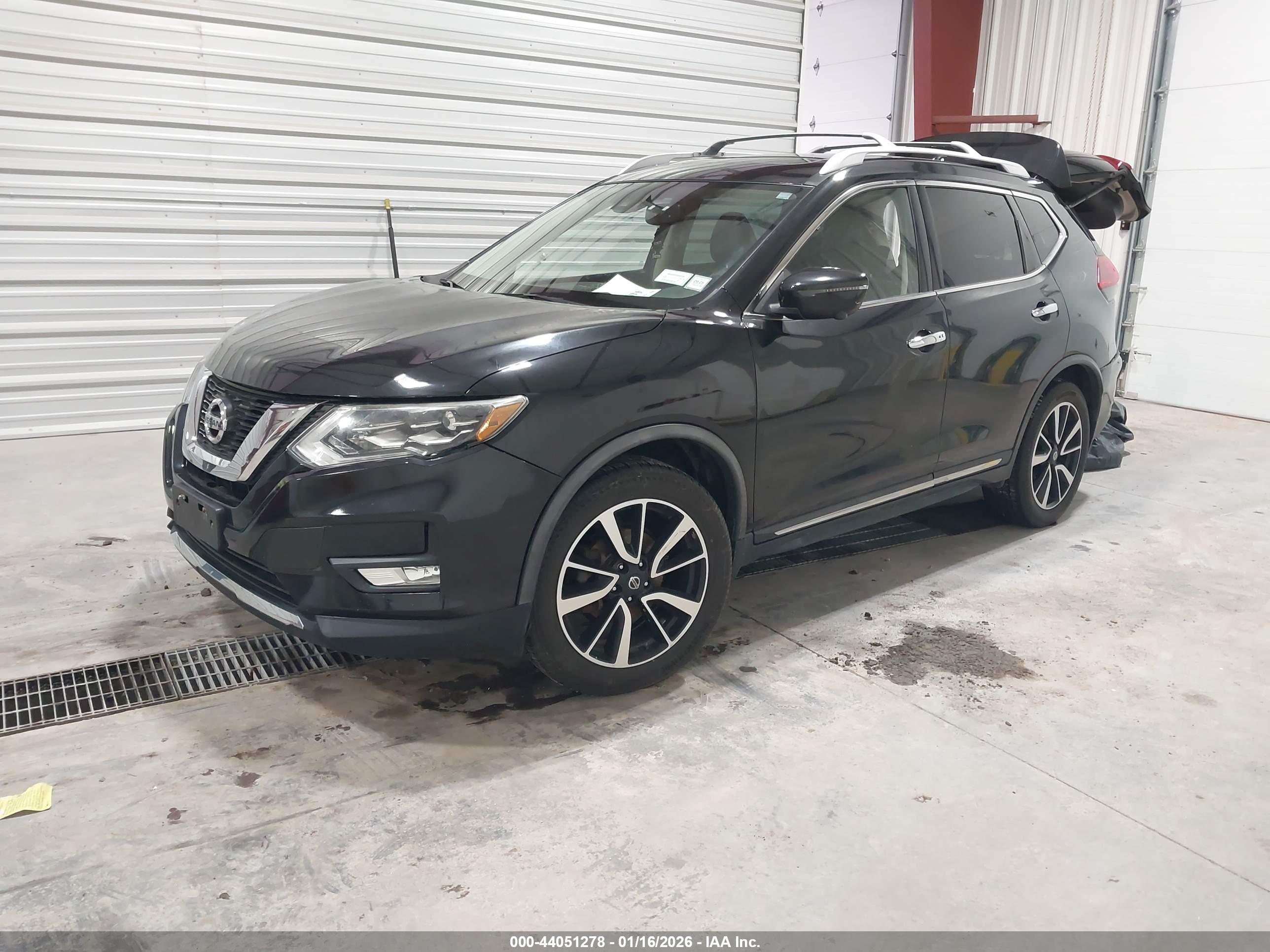 NISSAN ROGUE image 2