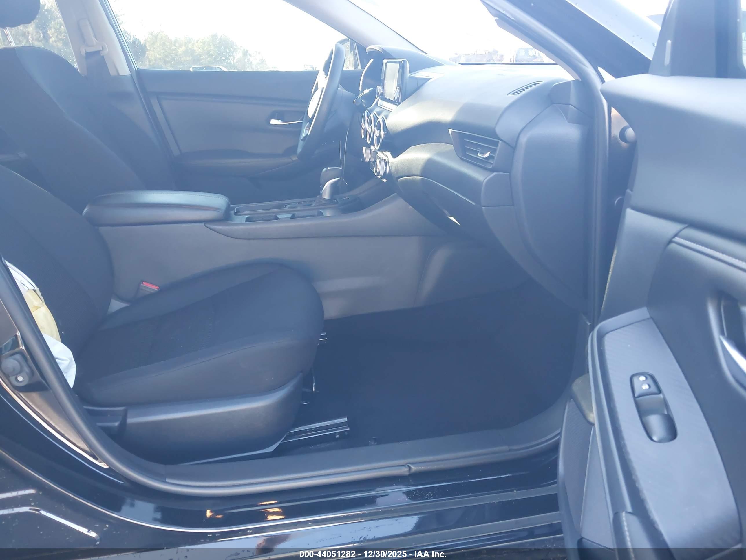 NISSAN SENTRA image 5