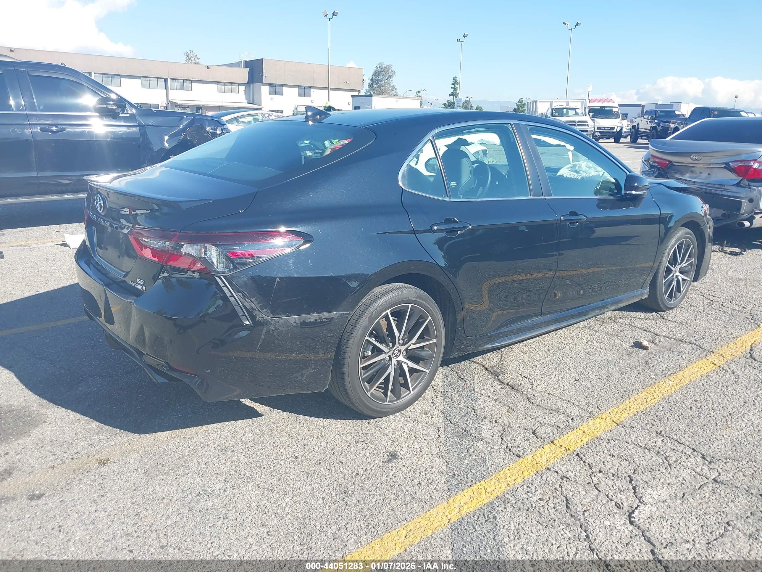 TOYOTA CAMRY image 4