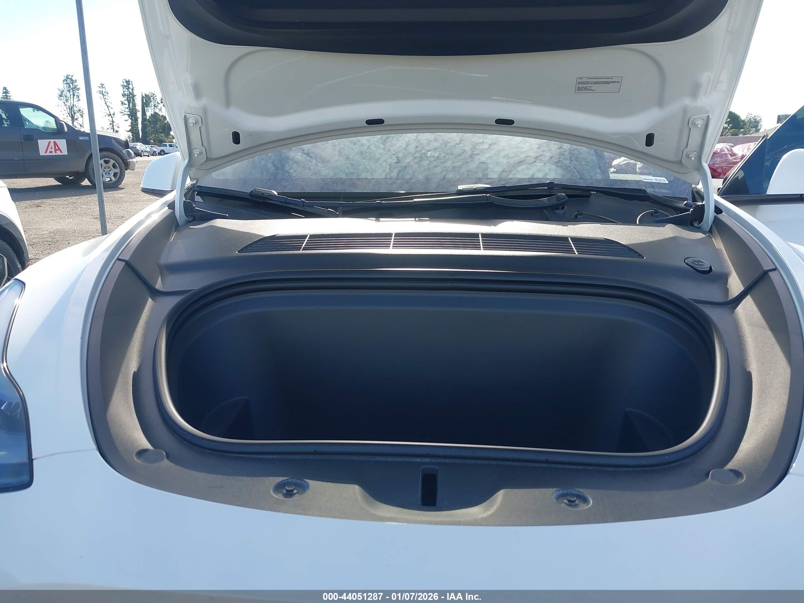 TESLA MODEL image 10