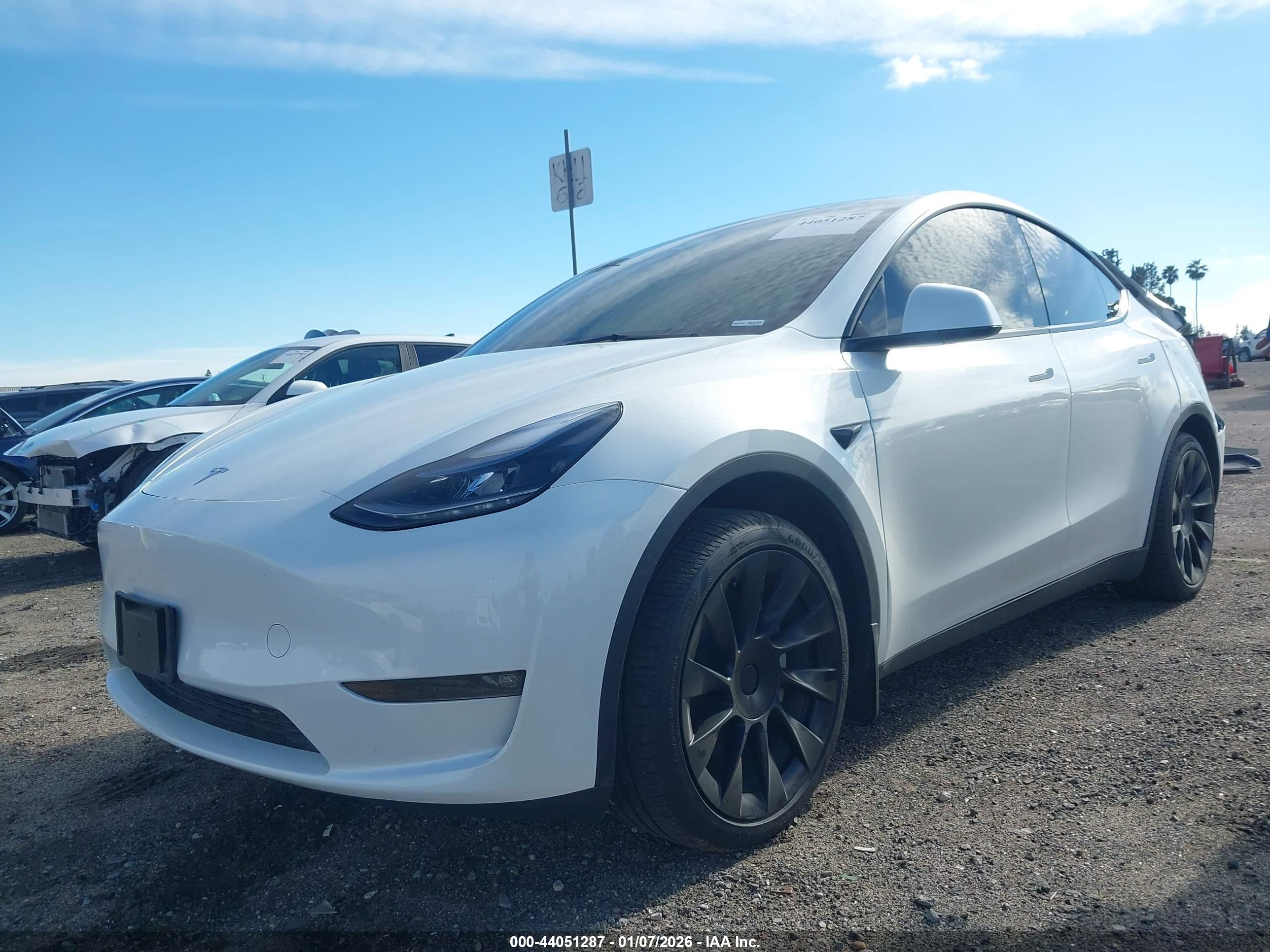 TESLA MODEL image 2