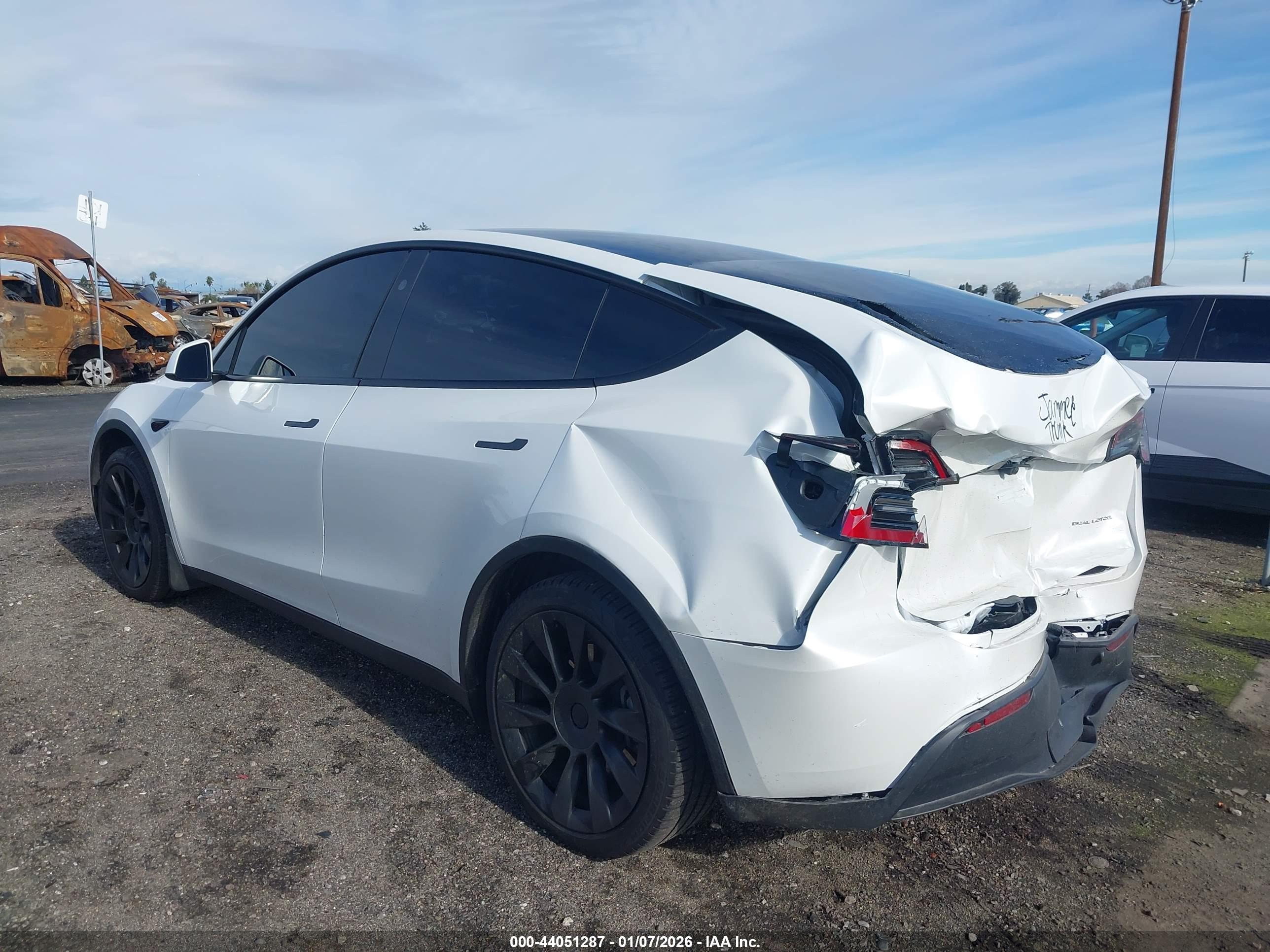 TESLA MODEL image 3