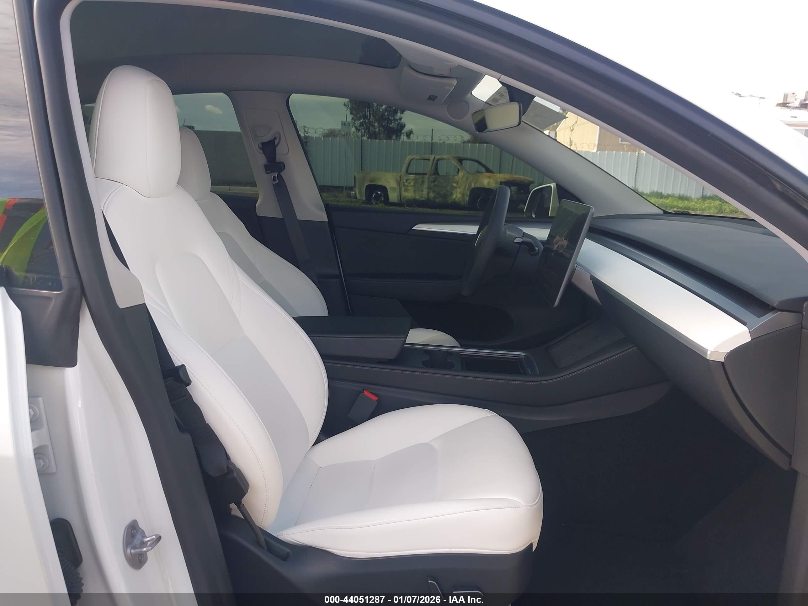 TESLA MODEL image 5