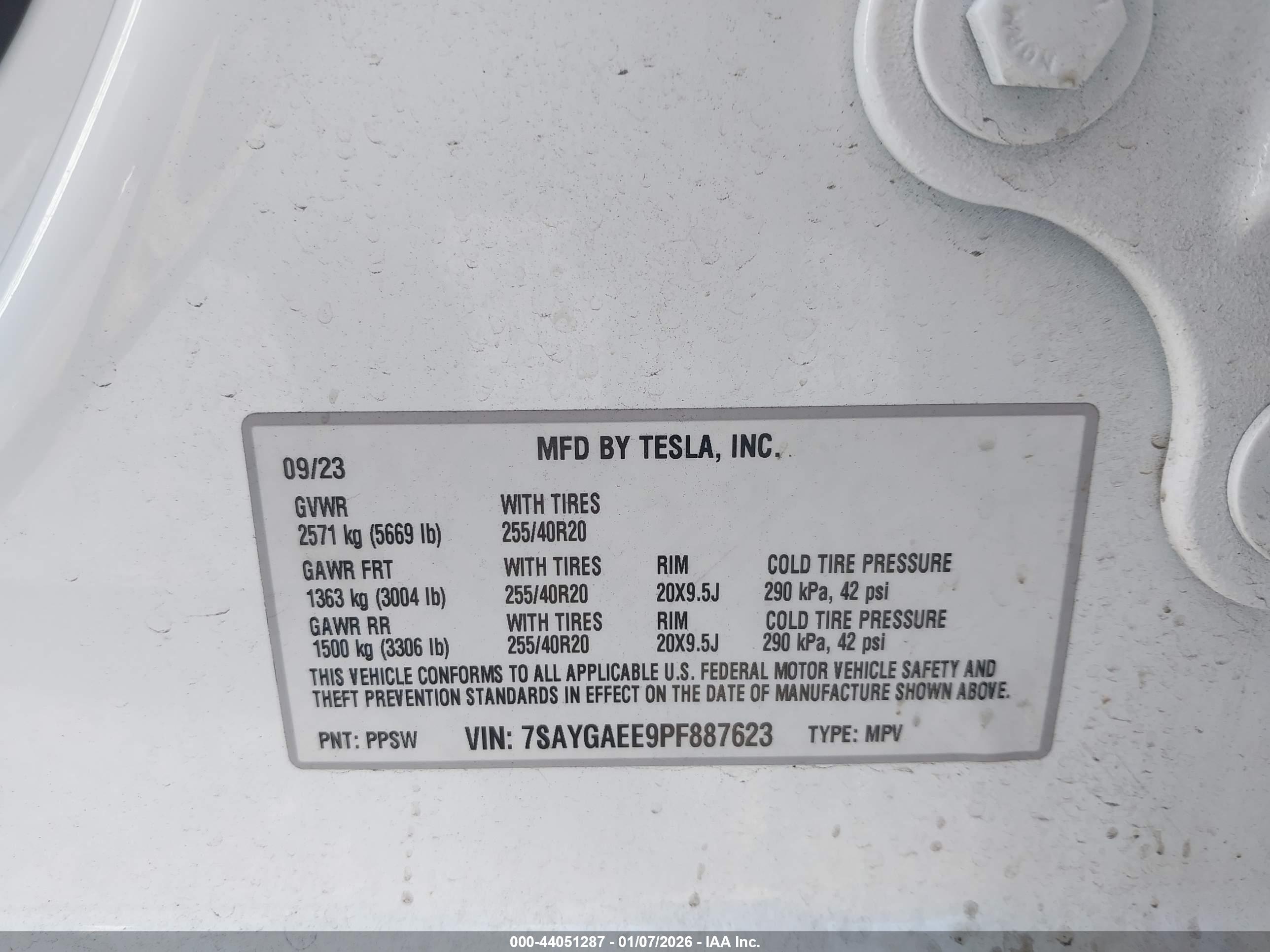 TESLA MODEL image 9